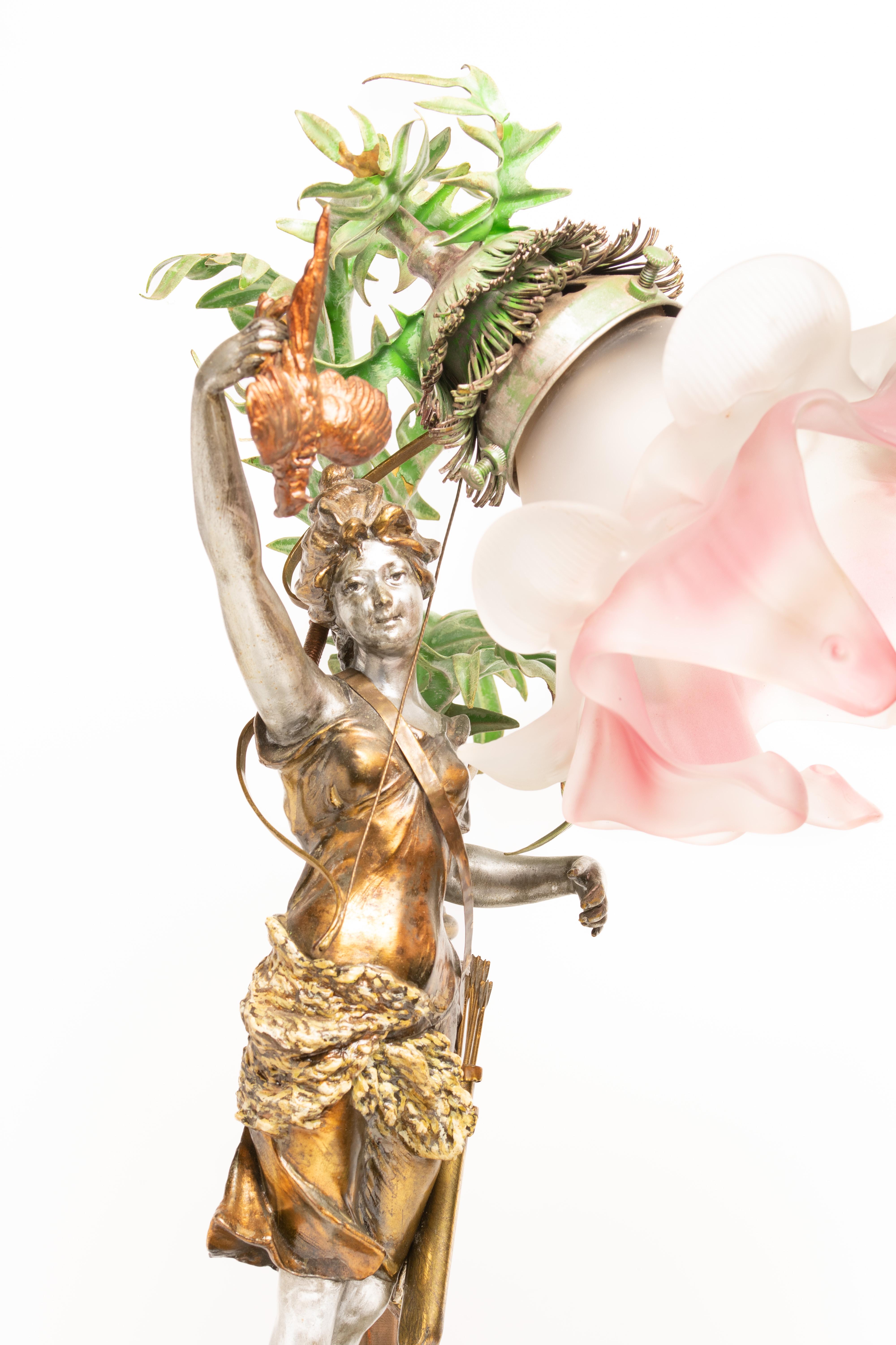 Art Nouveau Glas und Zinn Skulpturale Lampe (Art nouveau) im Angebot