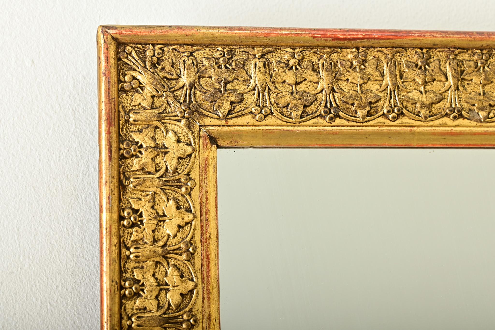 Specchio francese Art Nouveau dorato In condizioni buone in vendita a Baton Rouge, LA