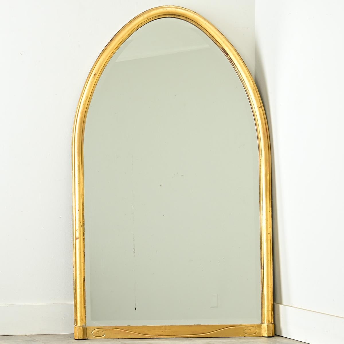 XX secolo Specchio francese Art Nouveau dorato in vendita