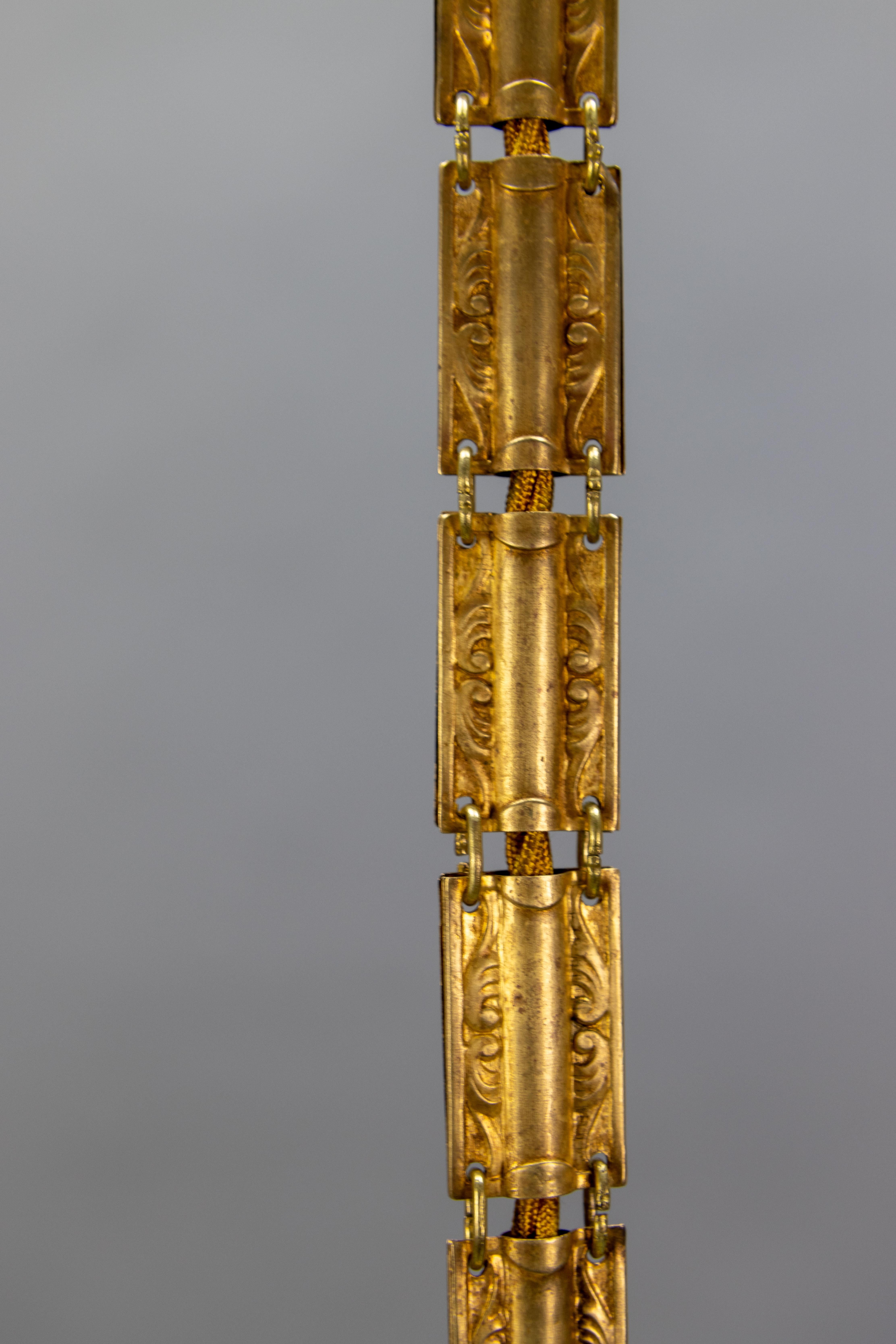 Lampada a sospensione in vetro vaselina verde Art Nouveau francese con catena in ottone, 1920 ca. in vendita 8