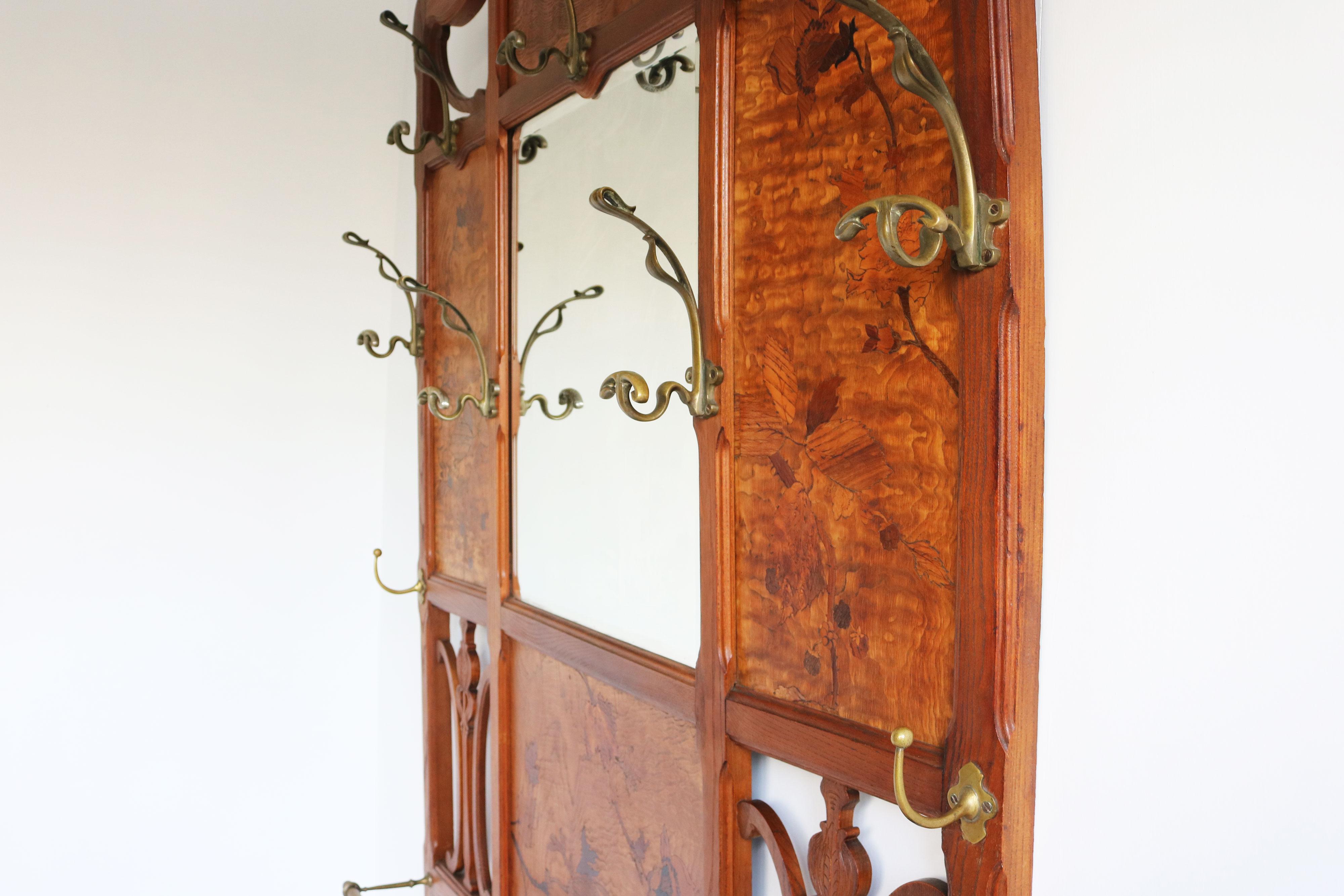 French Art nouveau hall tree / coat rack by Emile galle 1905 marquetry hallway In Good Condition For Sale In Ijzendijke, NL