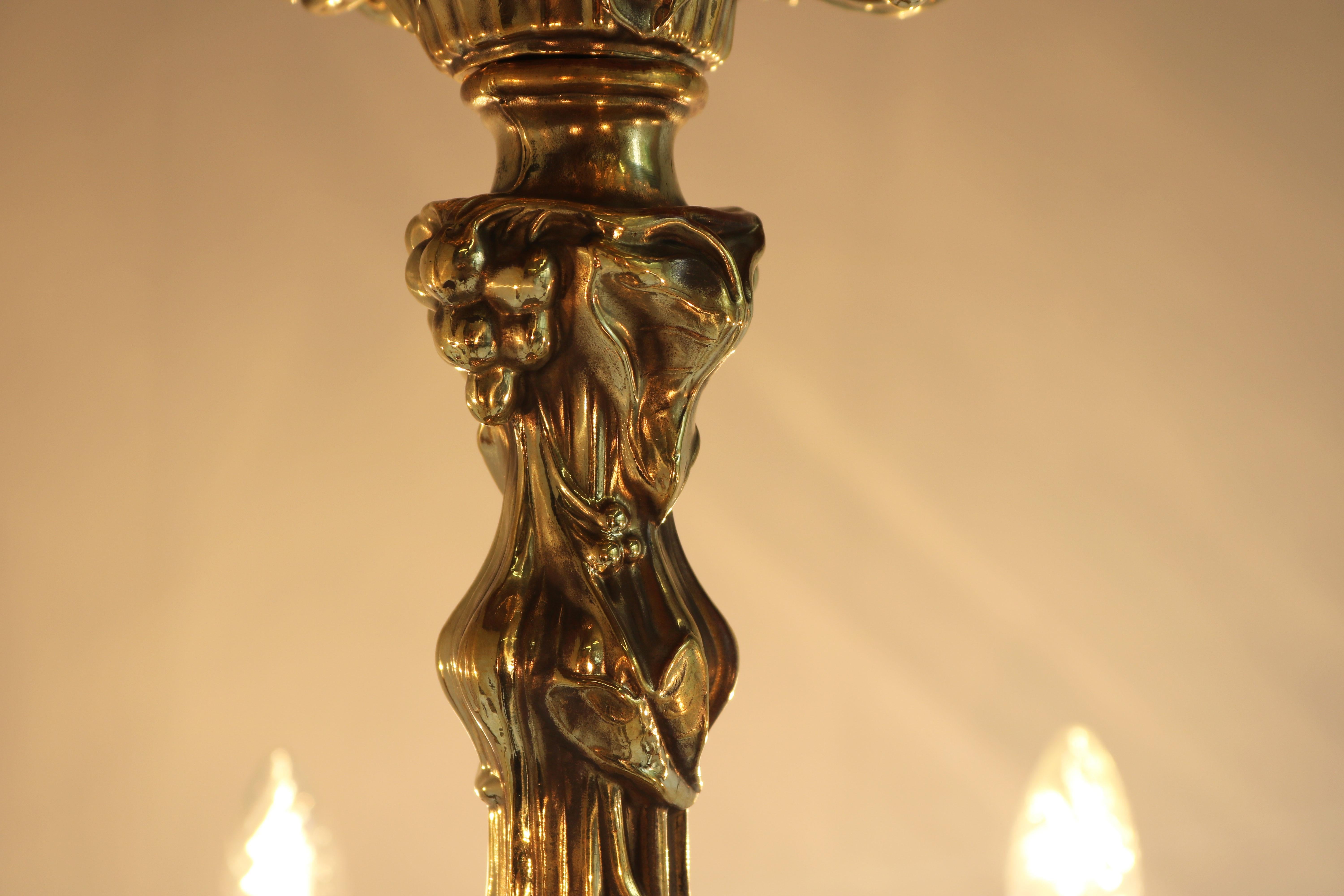 French Art Nouveau Hammered Brass Chandelier 1890 Antique 8 Lights Gold Floral For Sale 4