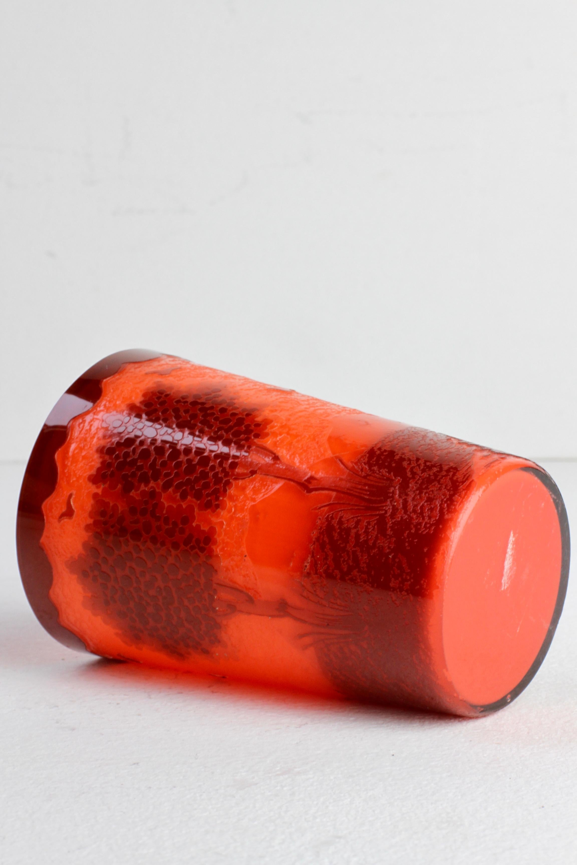 Vaso o jarrón pequeño francés Art Nouveau de vidrio naranja tallado a mano hacia 1900 en venta 10