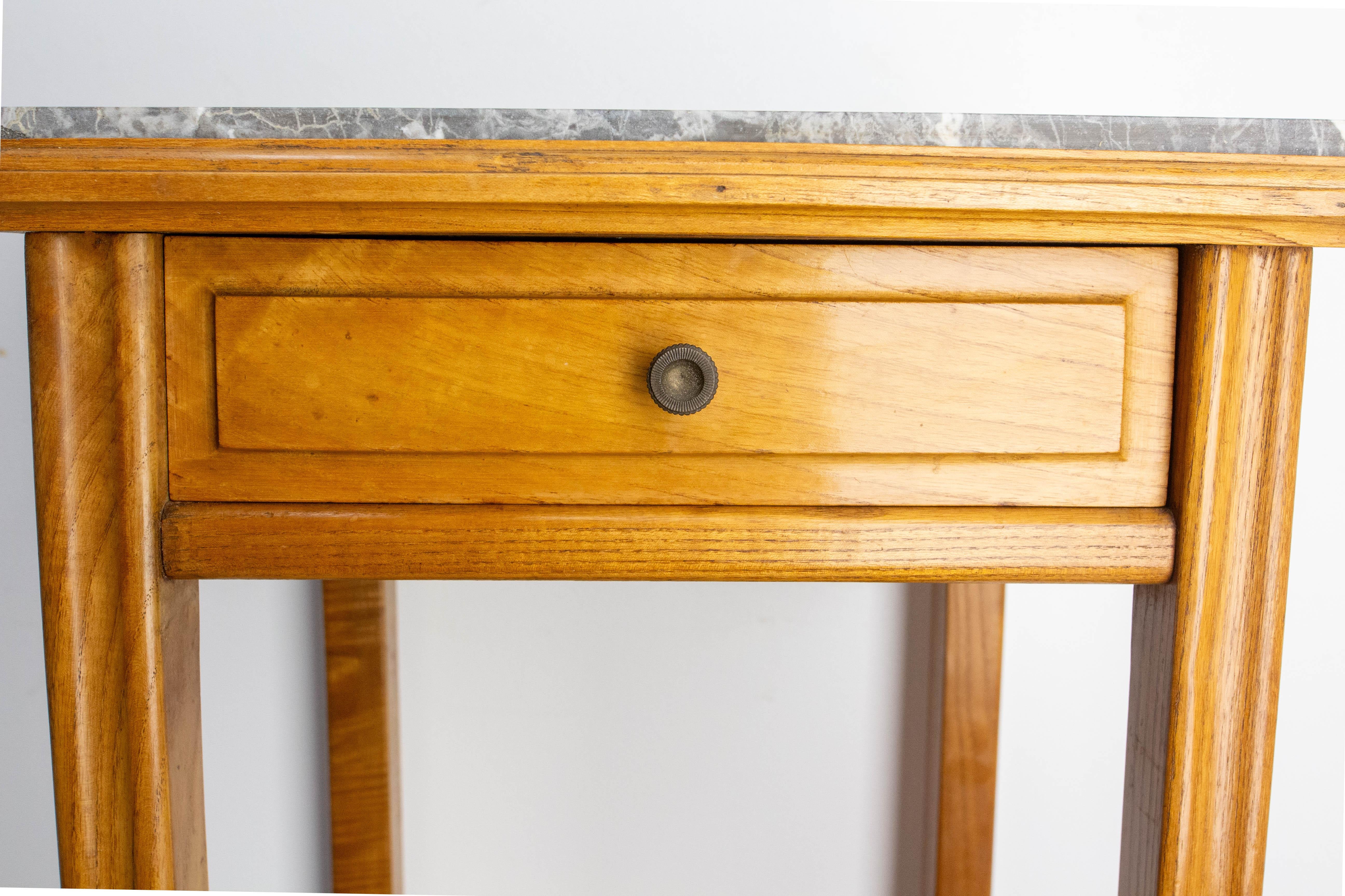 Mesa auxiliar alta francesa Art Nouveau Madera de fresno y mármol Pedestal de entrada c 1920 en venta 4