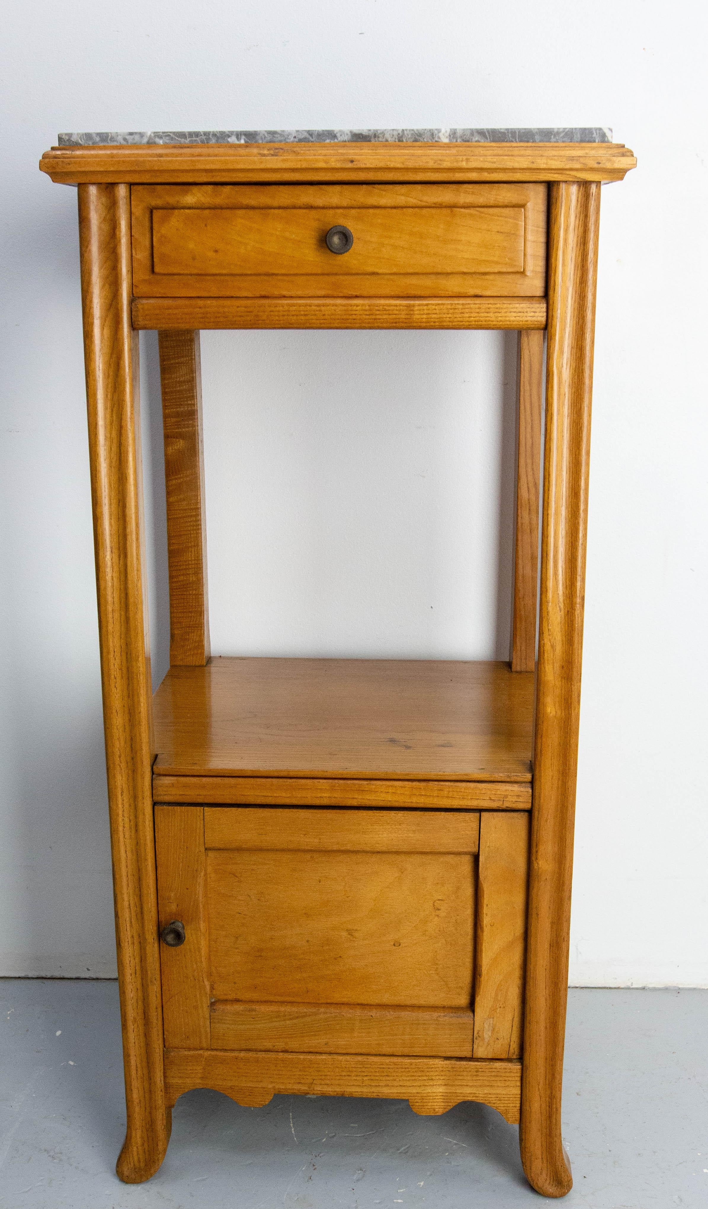 Mesa auxiliar alta francesa Art Nouveau Madera de fresno y mármol Pedestal de entrada c 1920 Moderno de mediados de siglo en venta