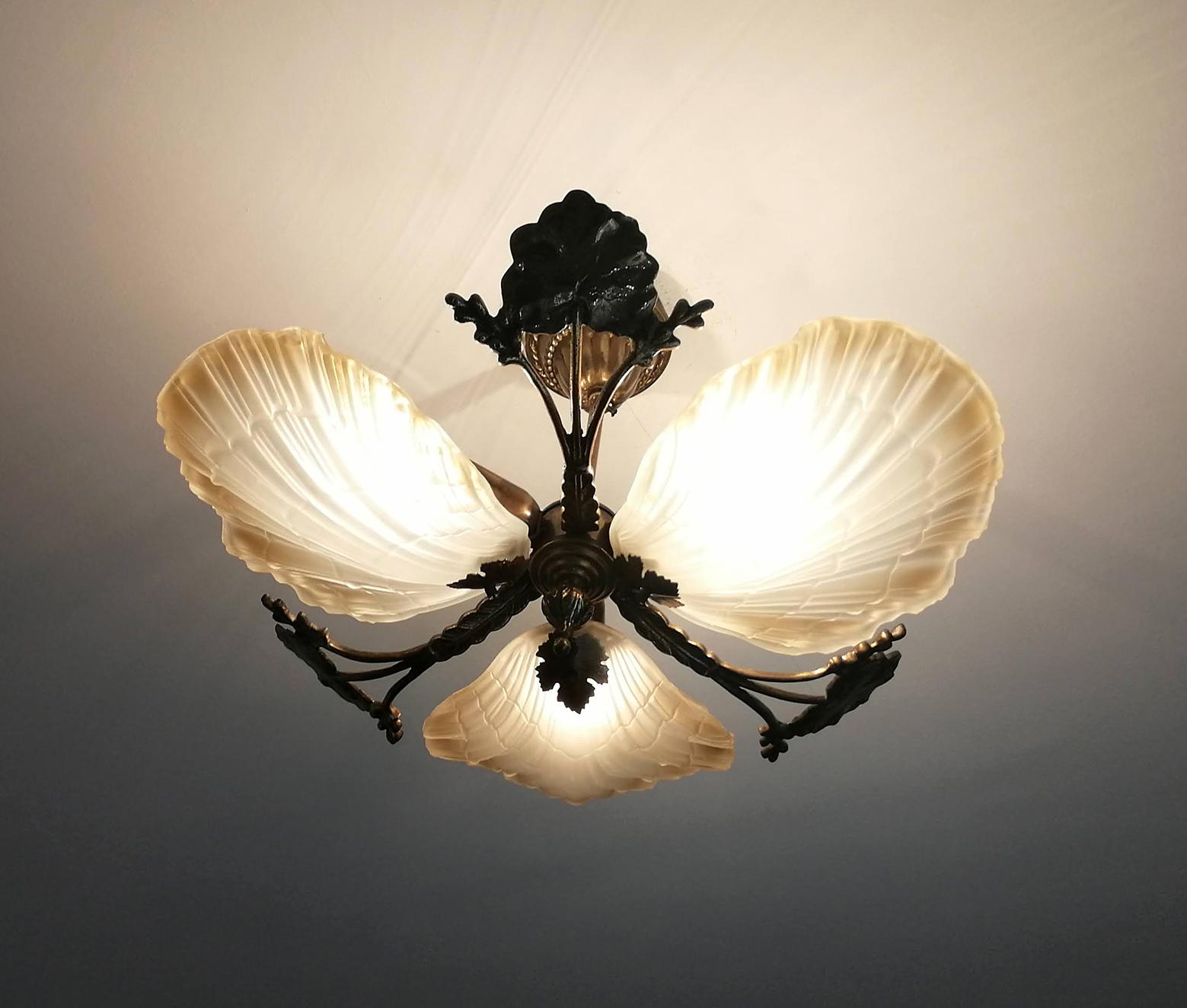 French Art Nouveau Hollywood Regency Chandelier, Gilt Bronze and Amber Glass 4