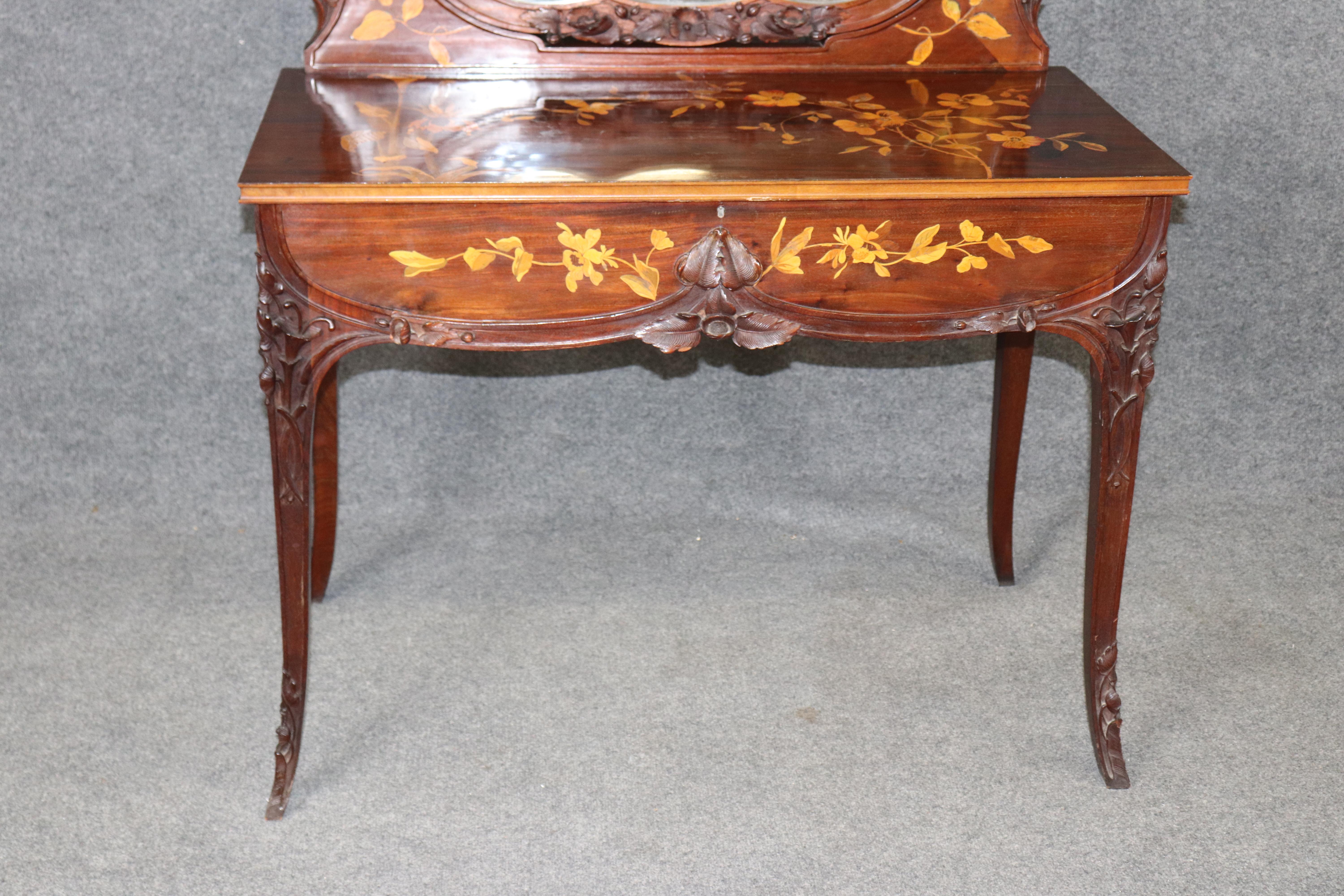 Vanità francese Art Nouveau intarsiata in noce e legno satinato da donna Galle in vendita 5