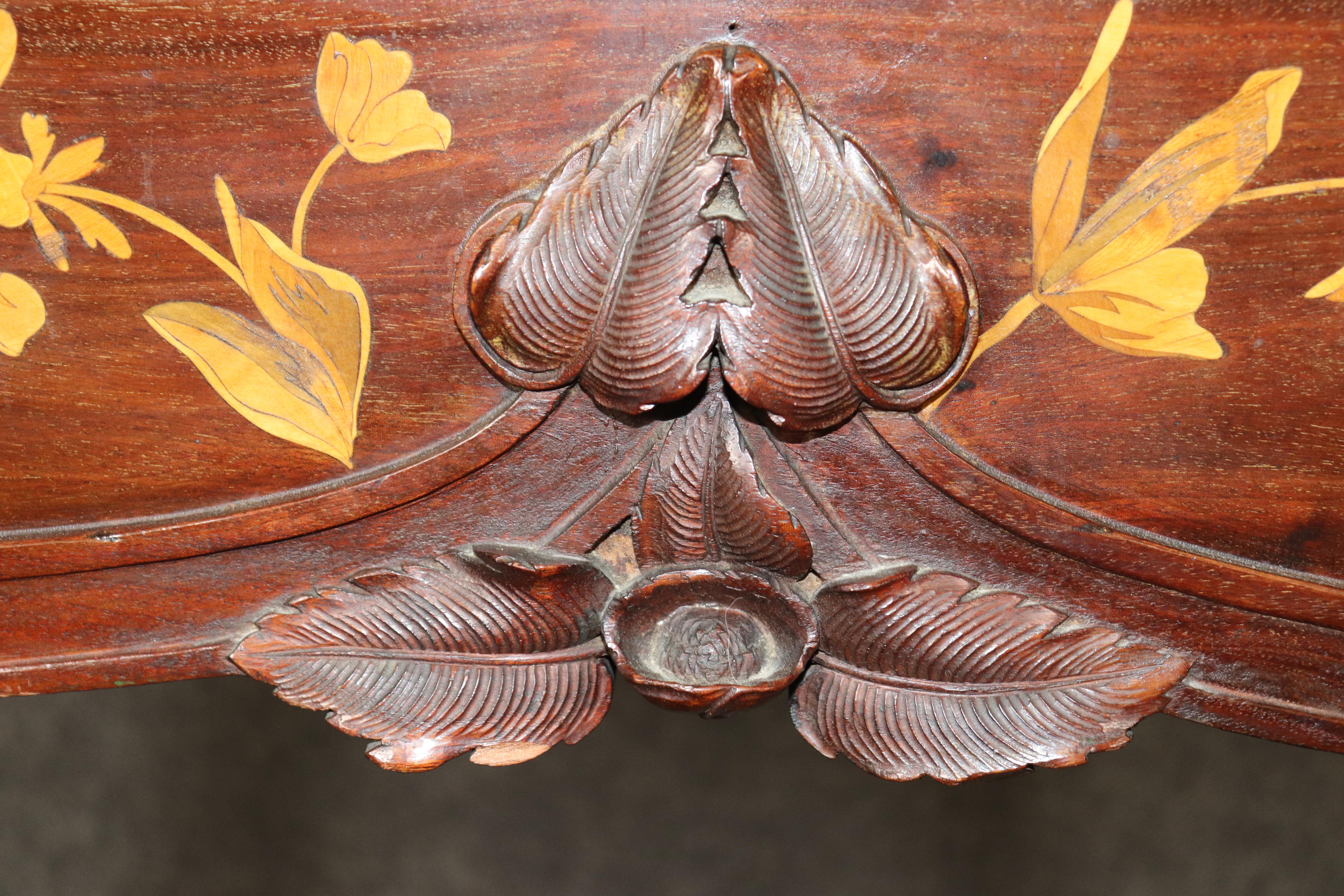 Vanità francese Art Nouveau intarsiata in noce e legno satinato da donna Galle in vendita 11