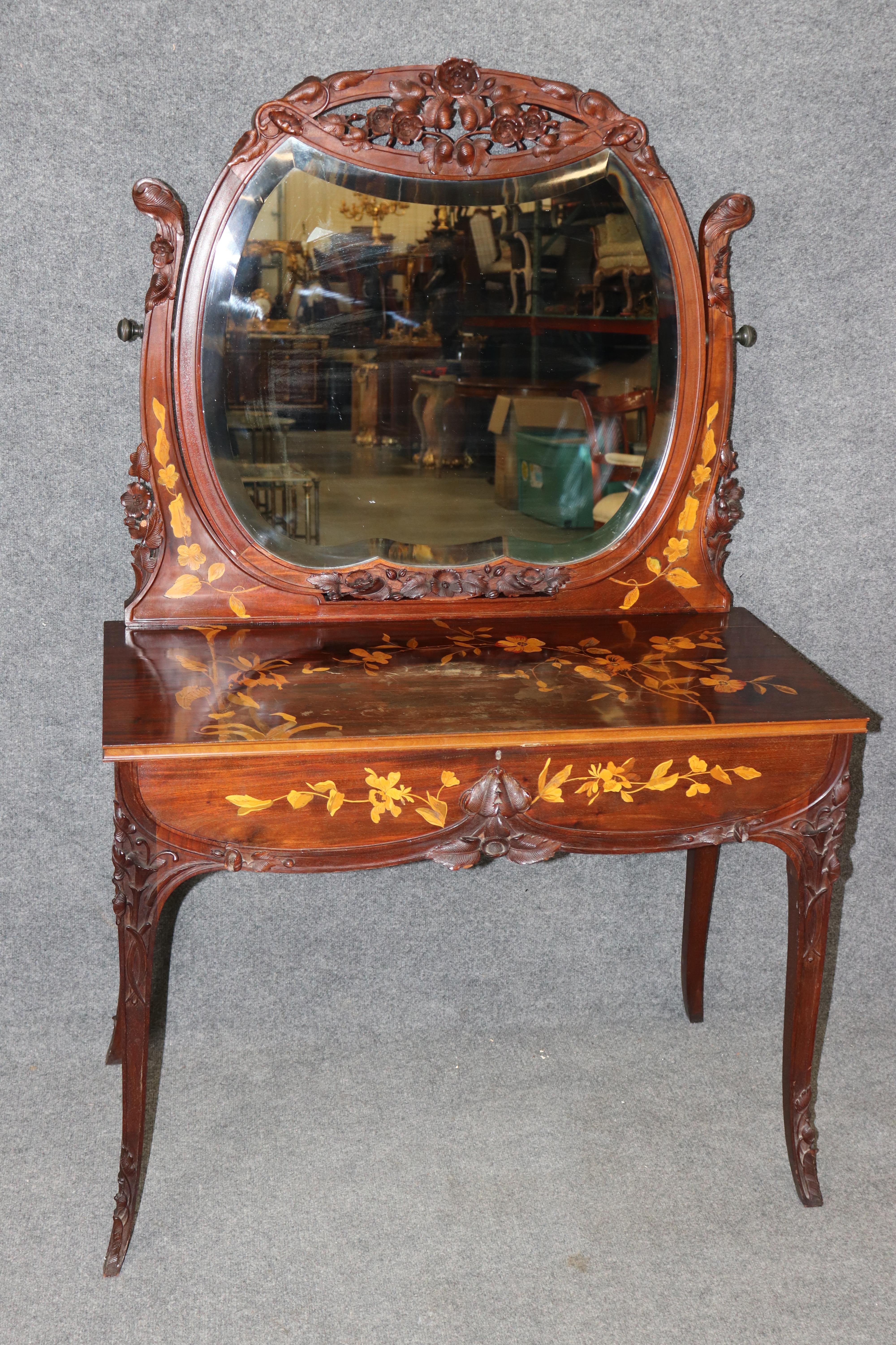 Vanità francese Art Nouveau intarsiata in noce e legno satinato da donna Galle In condizioni buone in vendita a Swedesboro, NJ