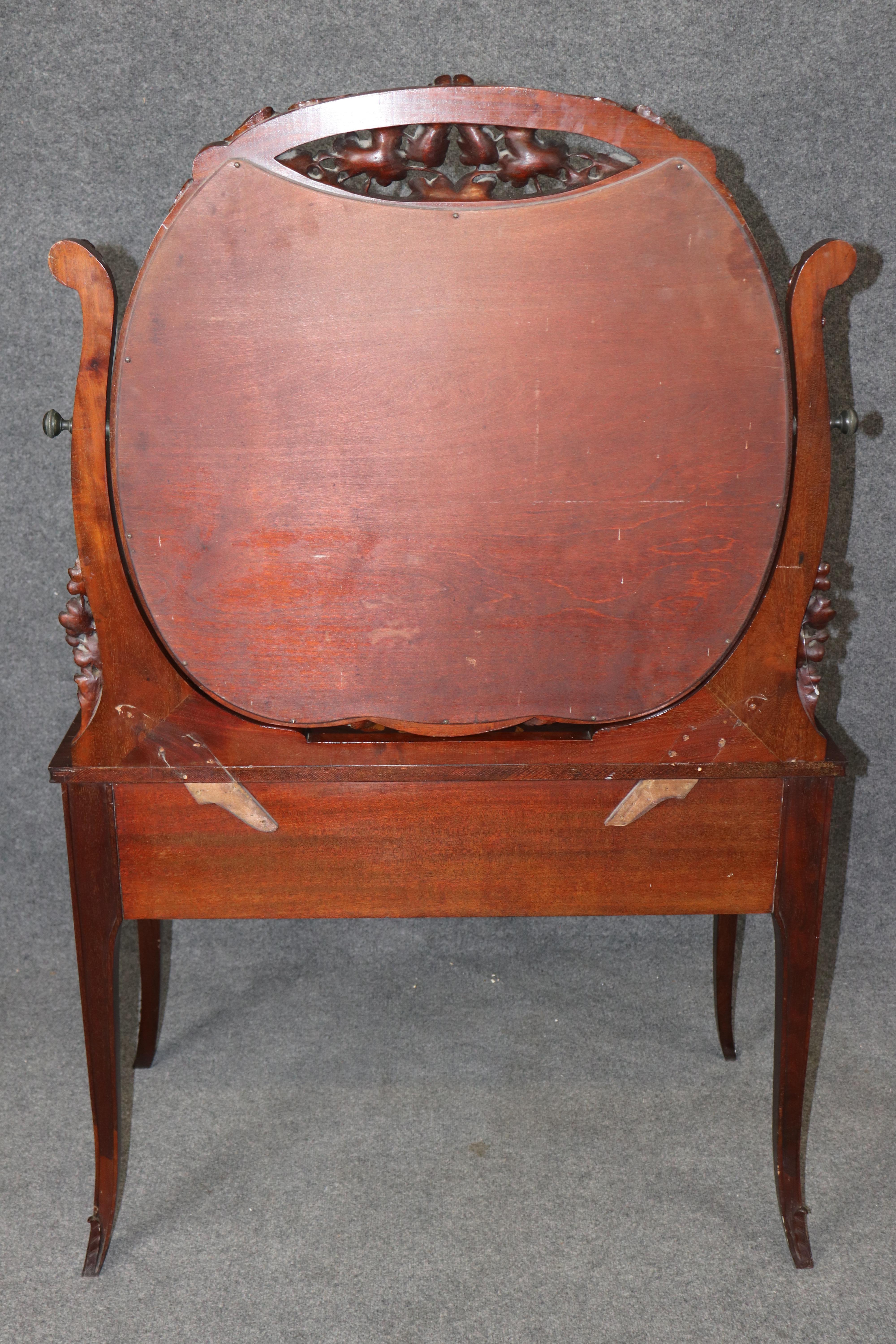 Vanità francese Art Nouveau intarsiata in noce e legno satinato da donna Galle in vendita 1