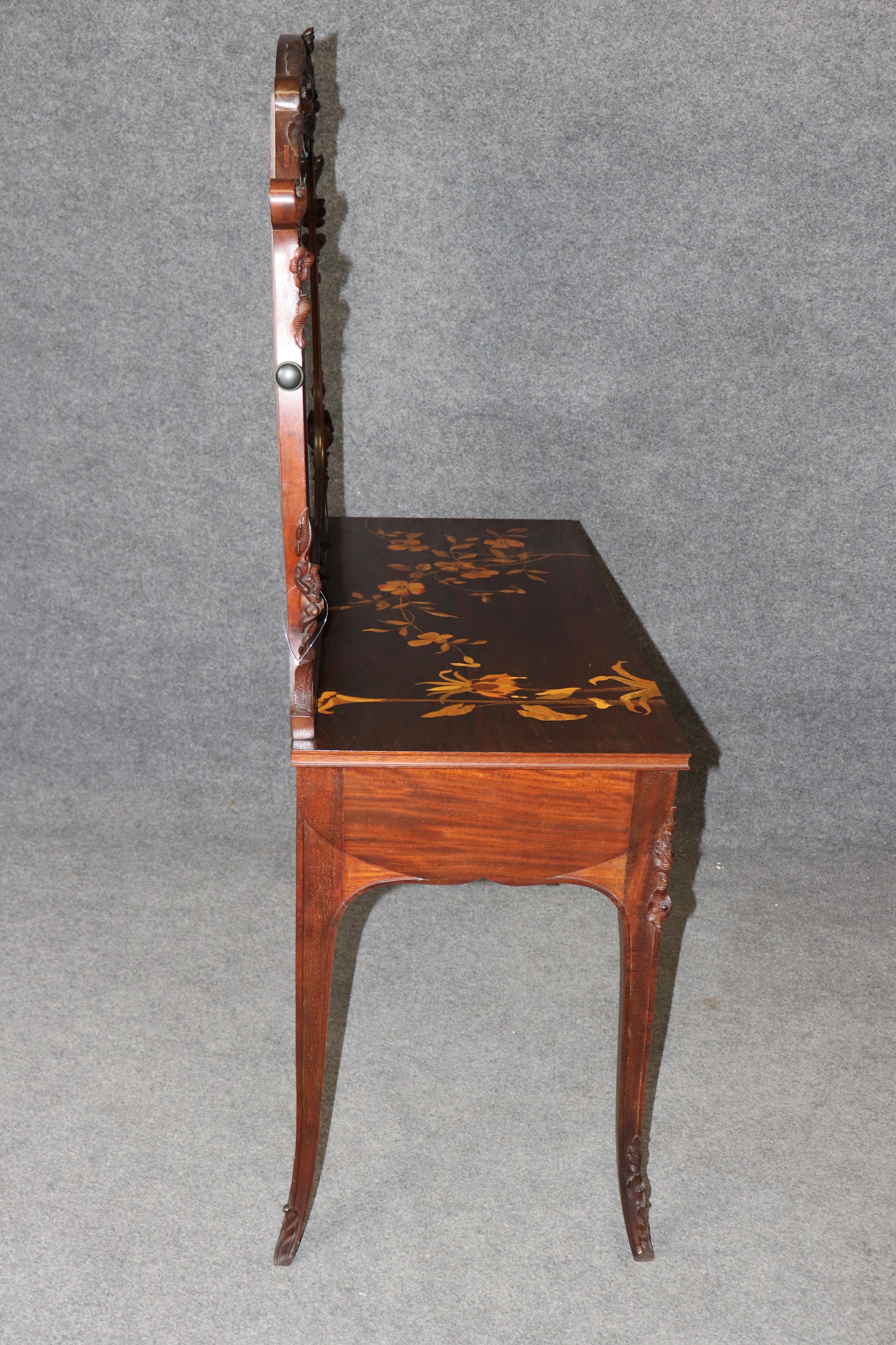 Vanità francese Art Nouveau intarsiata in noce e legno satinato da donna Galle in vendita 2