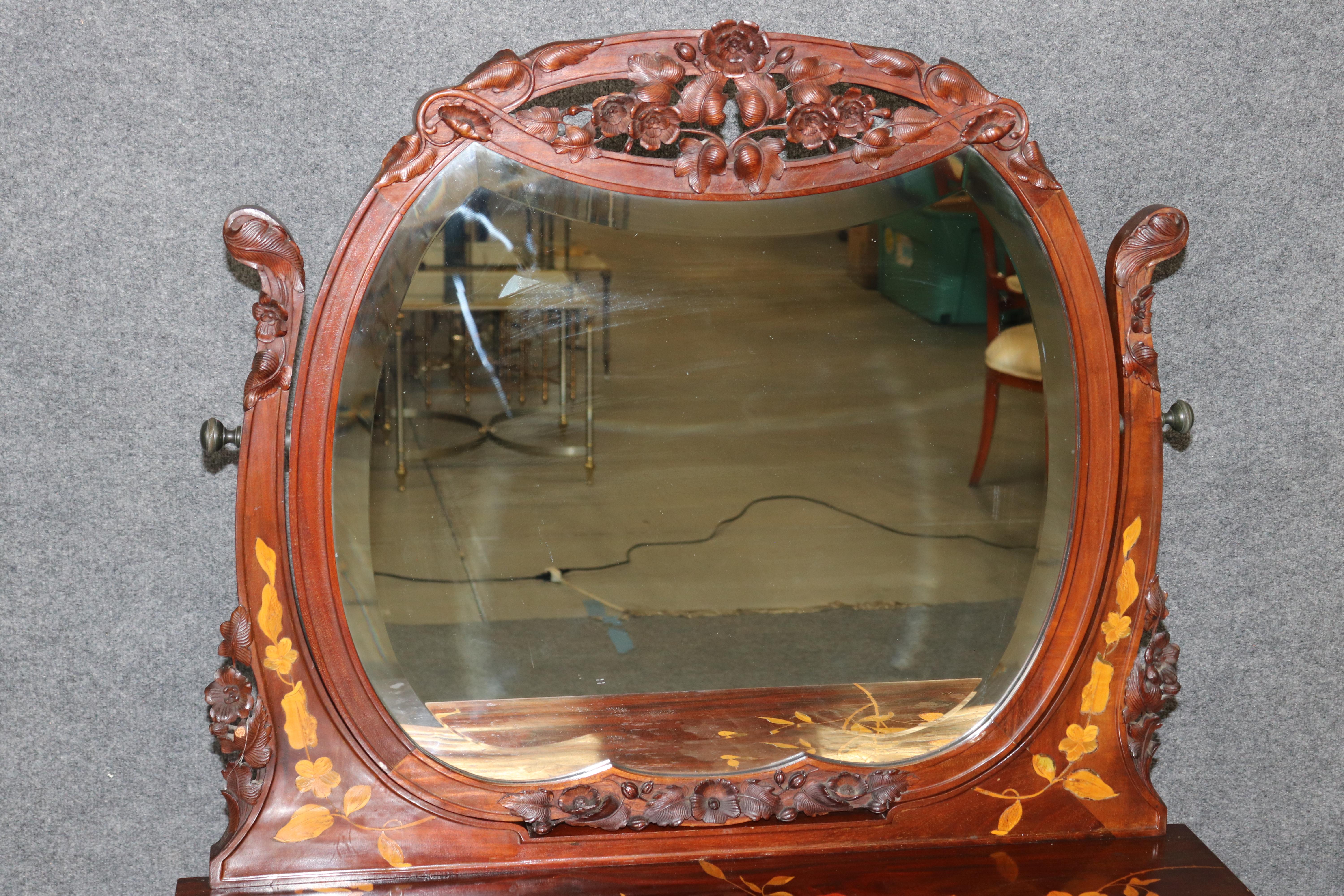 Vanità francese Art Nouveau intarsiata in noce e legno satinato da donna Galle in vendita 3