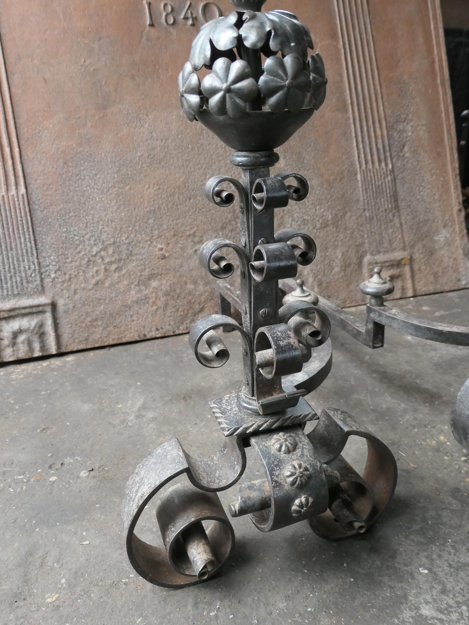 Andirons en fer Art Nouveau en vente 3