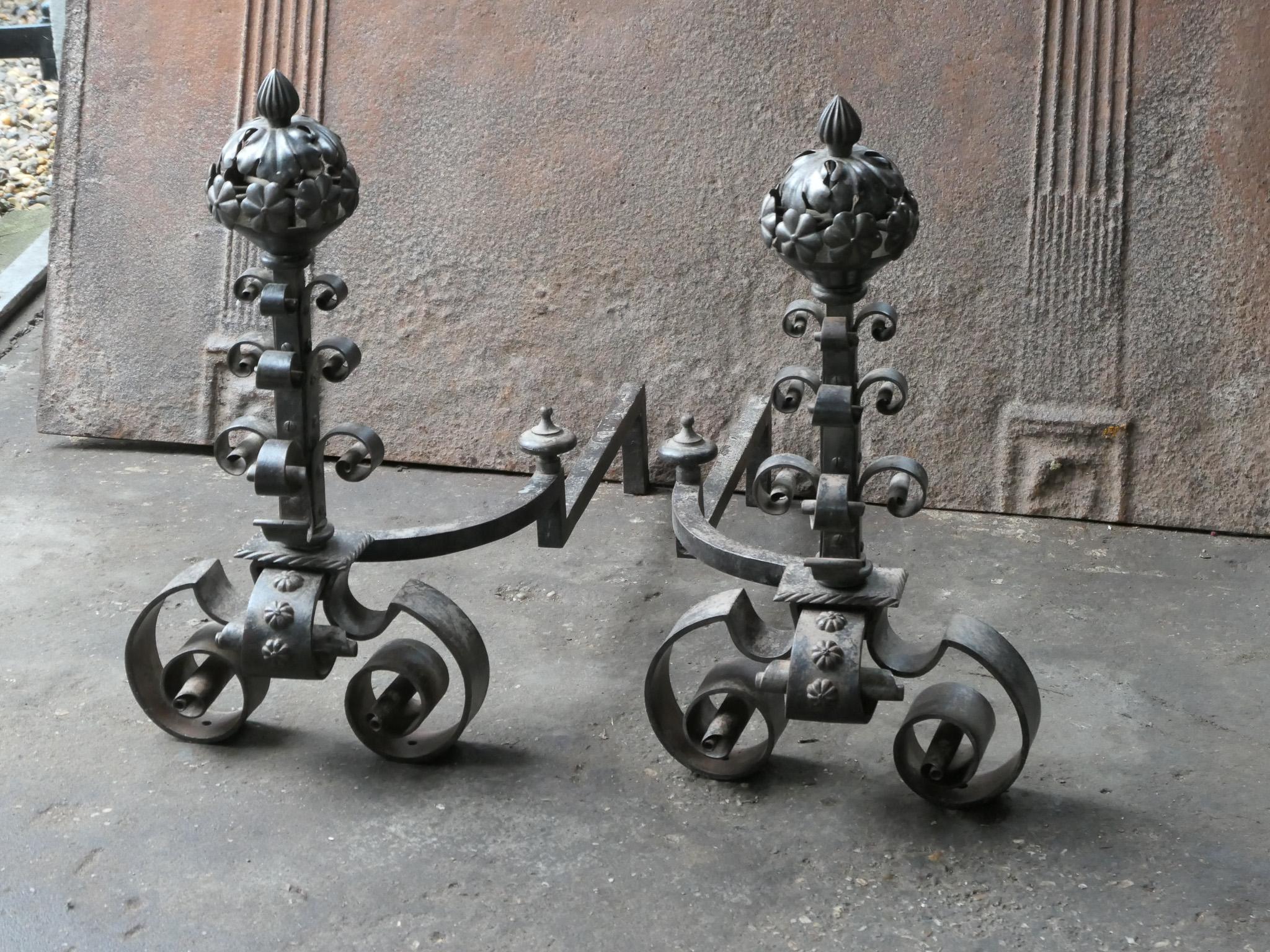 Androni in ferro in stile Art Nouveau francese In condizioni buone in vendita a Soest, NL