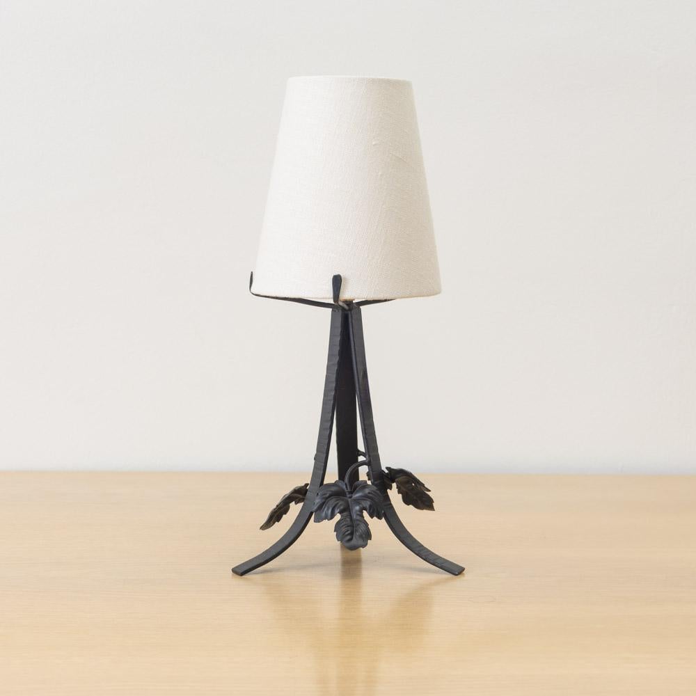 Lampe de table en fer Art nouveau français Bon état - En vente à Los Angeles, CA
