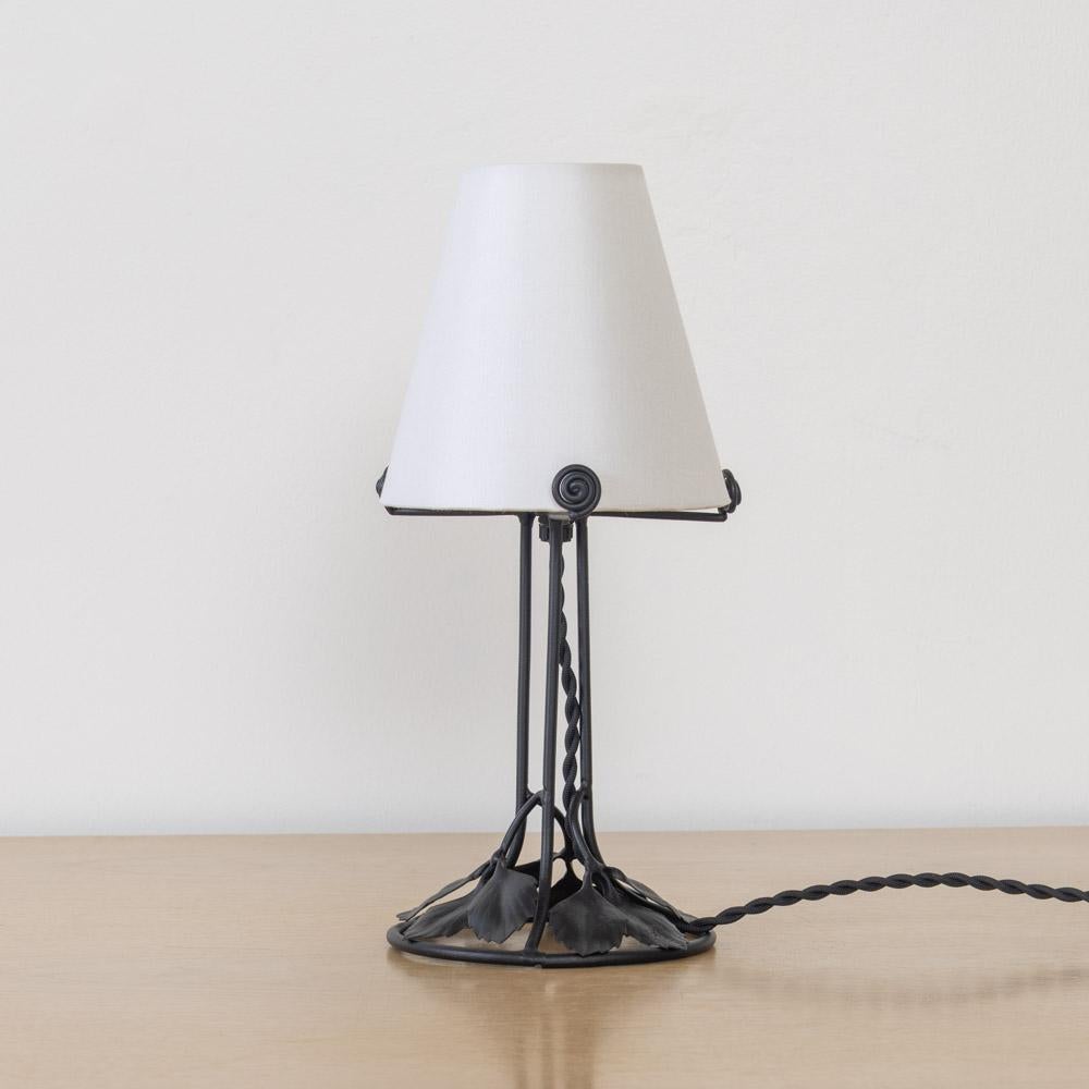 Lampe de table en fer Art nouveau français Bon état - En vente à Los Angeles, CA