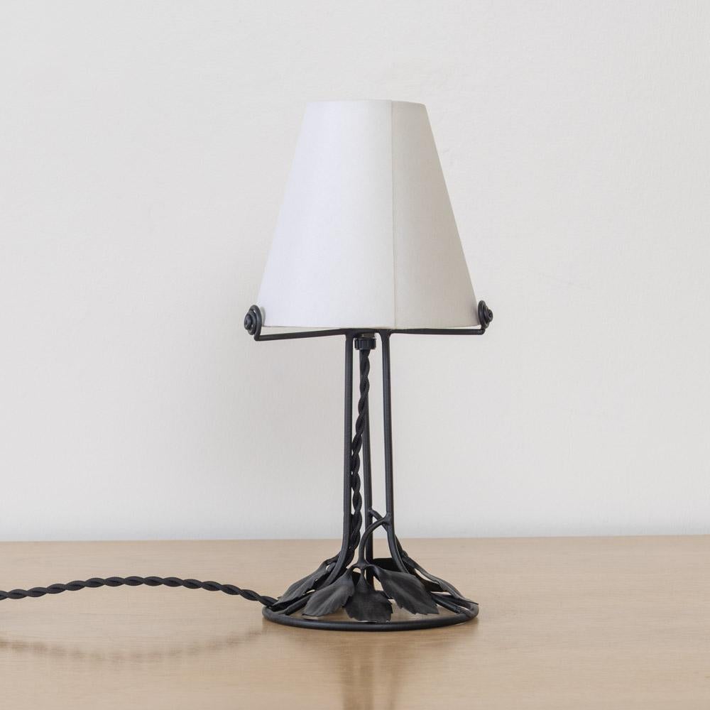 Lin Lampe de table en fer Art nouveau français en vente