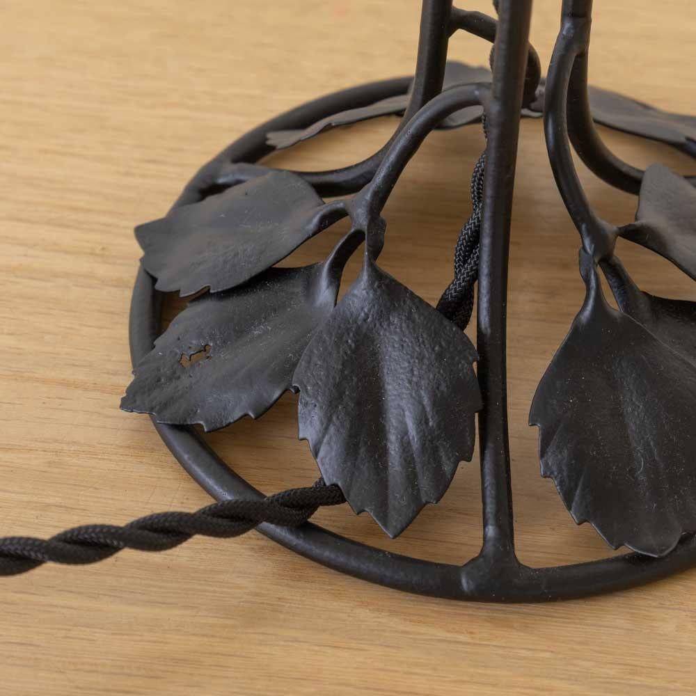 Lampe de table en fer Art nouveau français en vente 1