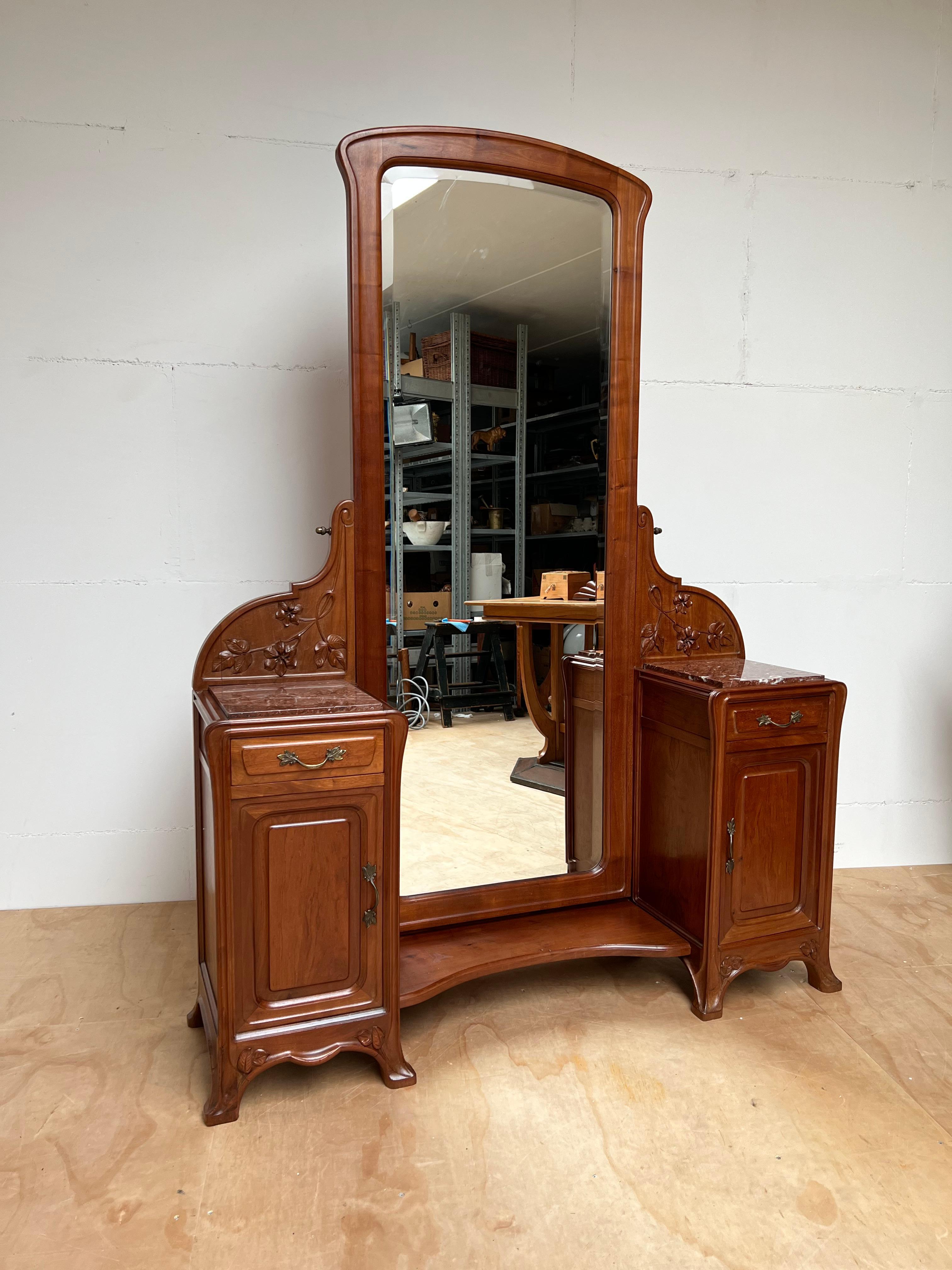 Stunning, practical and all hand-crafted dressing table with full-size beveled mirror.

This museum quality AND condition piece of Art Nouveau furniture is a work of art at the same time. This fine specimen in the Nancy Style dates back to the era
