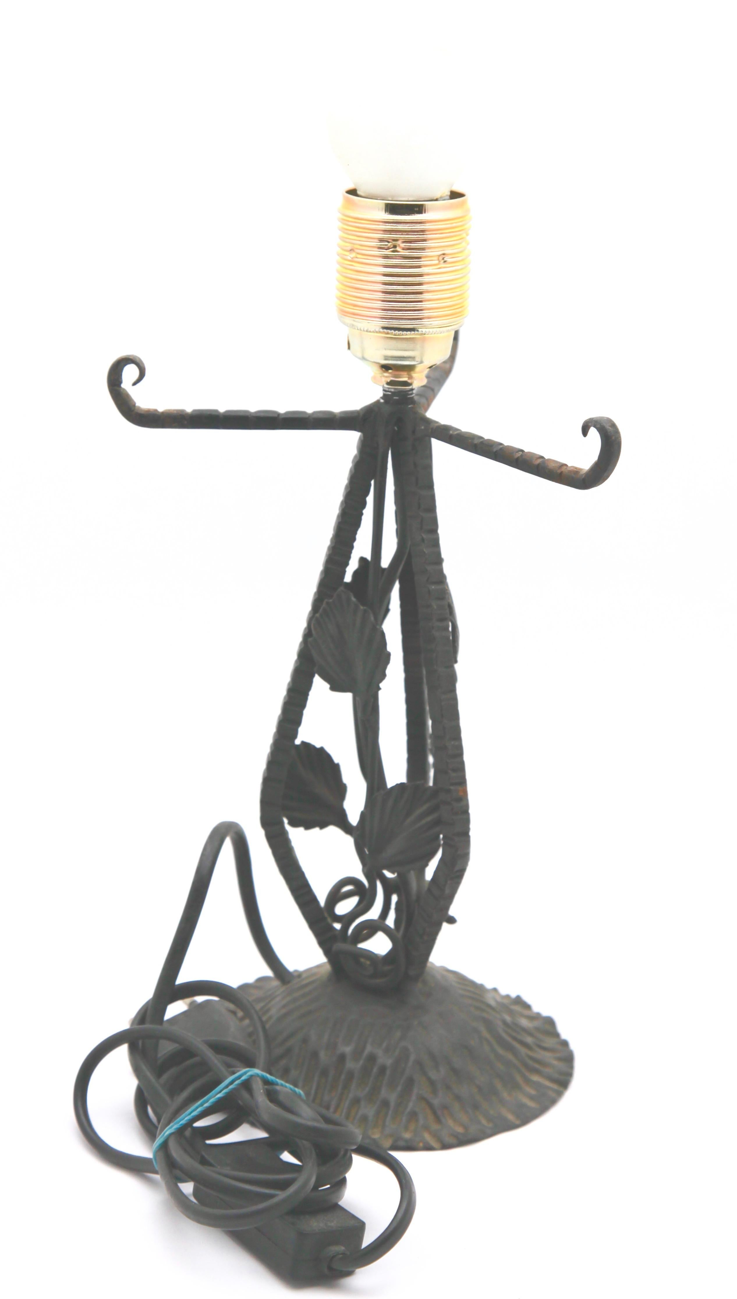 Early 20th Century French Art Nouveau Lamp in Wrought Iron with Colored Glass Shades Signed