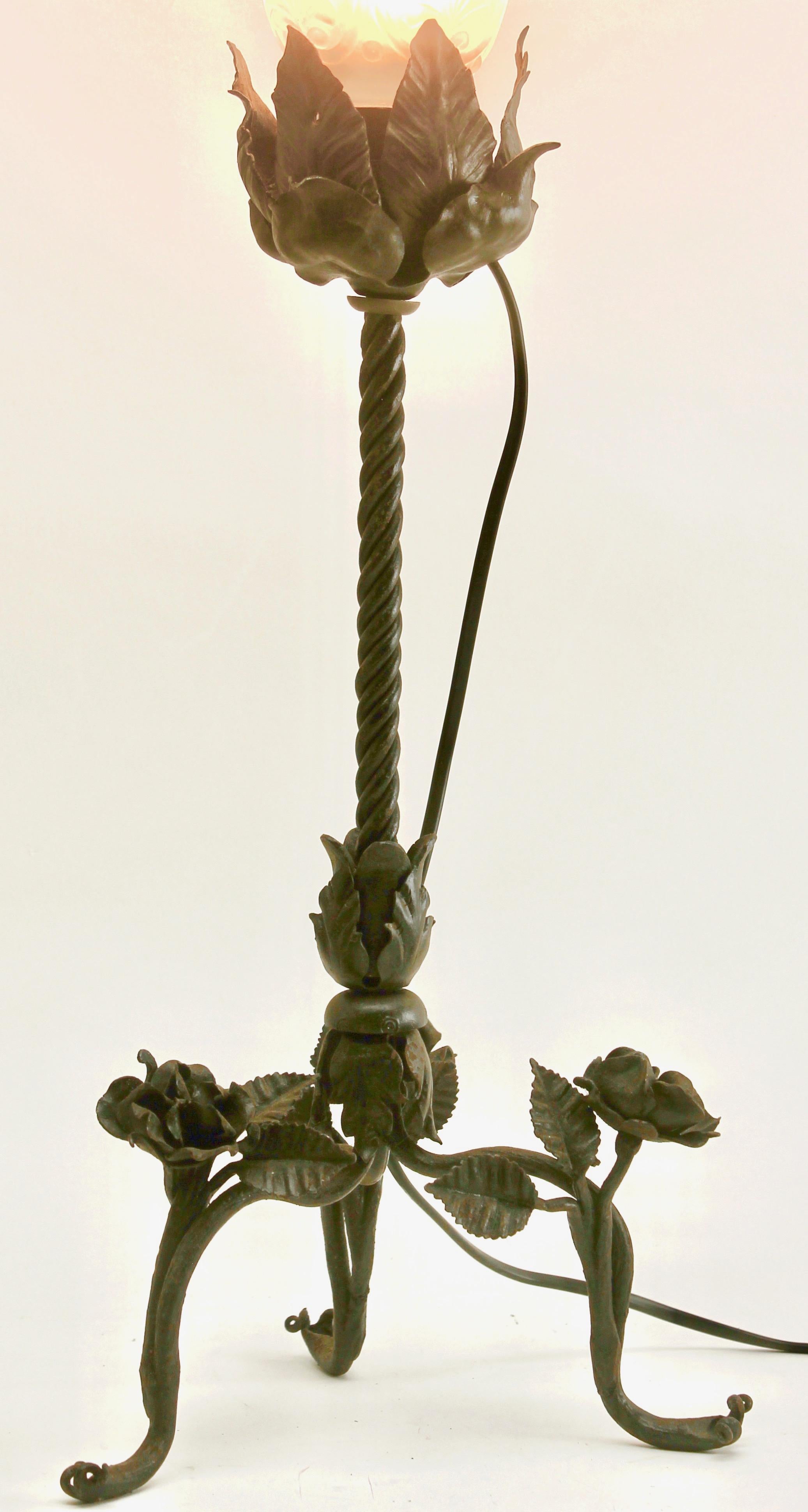 Early 20th Century French Art Nouveau Lamp in Wrought Iron with Glass Shade, 1910s