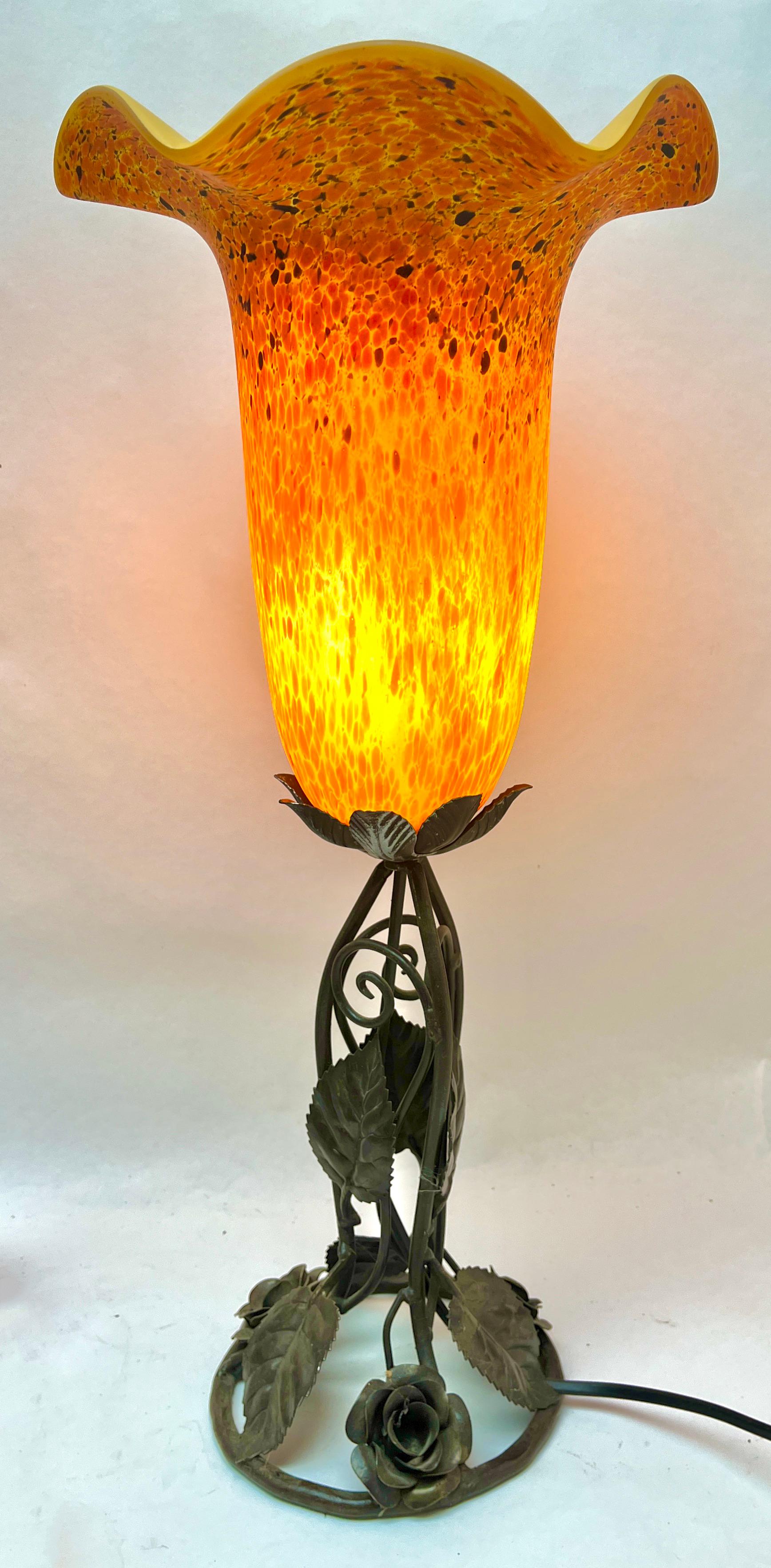 French Art Nouveau Lamp in Wrought Iron with Glass Shade, 1920s For