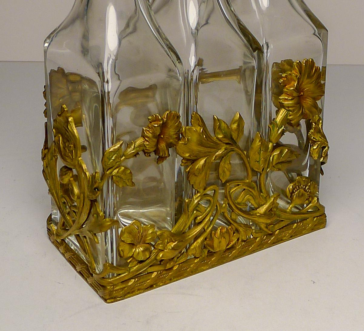 French Art Nouveau Liquor Decanter Set / Perfume Caddy c.1900 For Sale 6