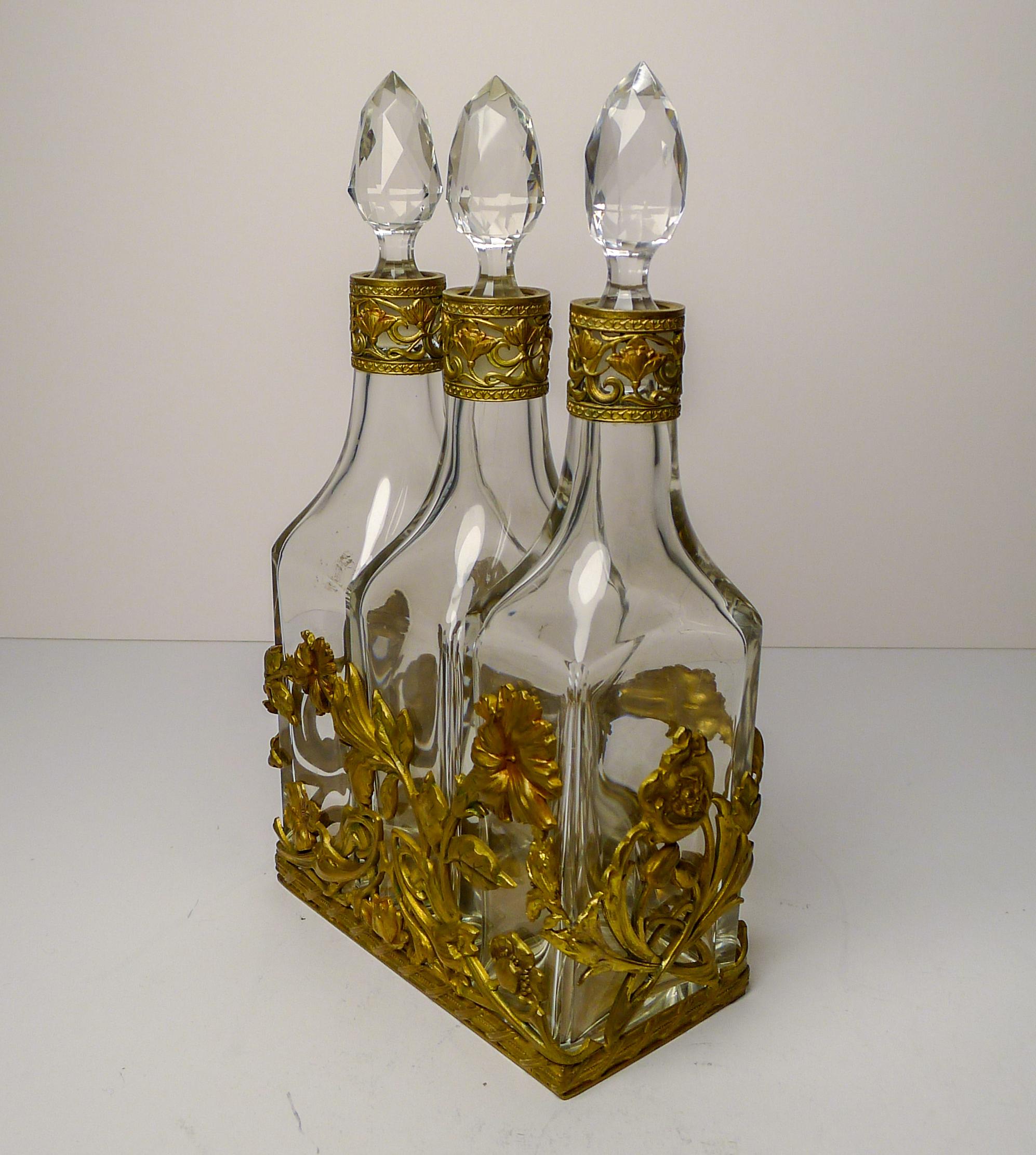 French Art Nouveau Liquor Decanter Set / Perfume Caddy c.1900 For Sale 8