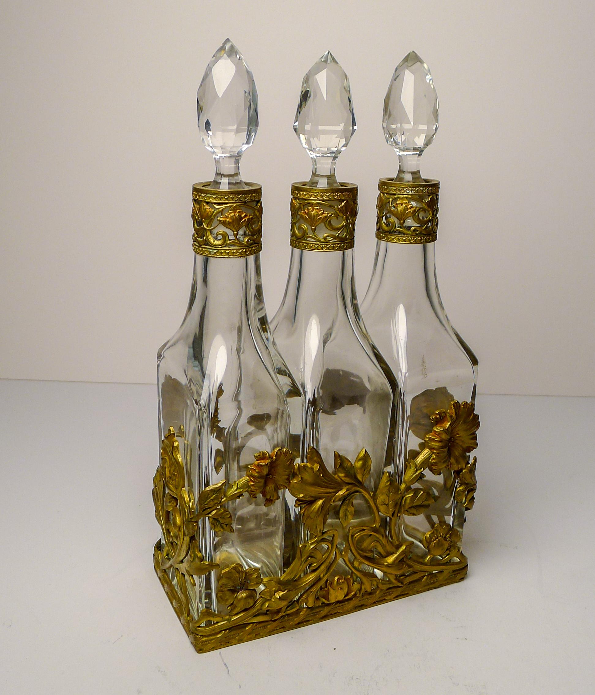 French Art Nouveau Liquor Decanter Set / Perfume Caddy c.1900 For Sale 9