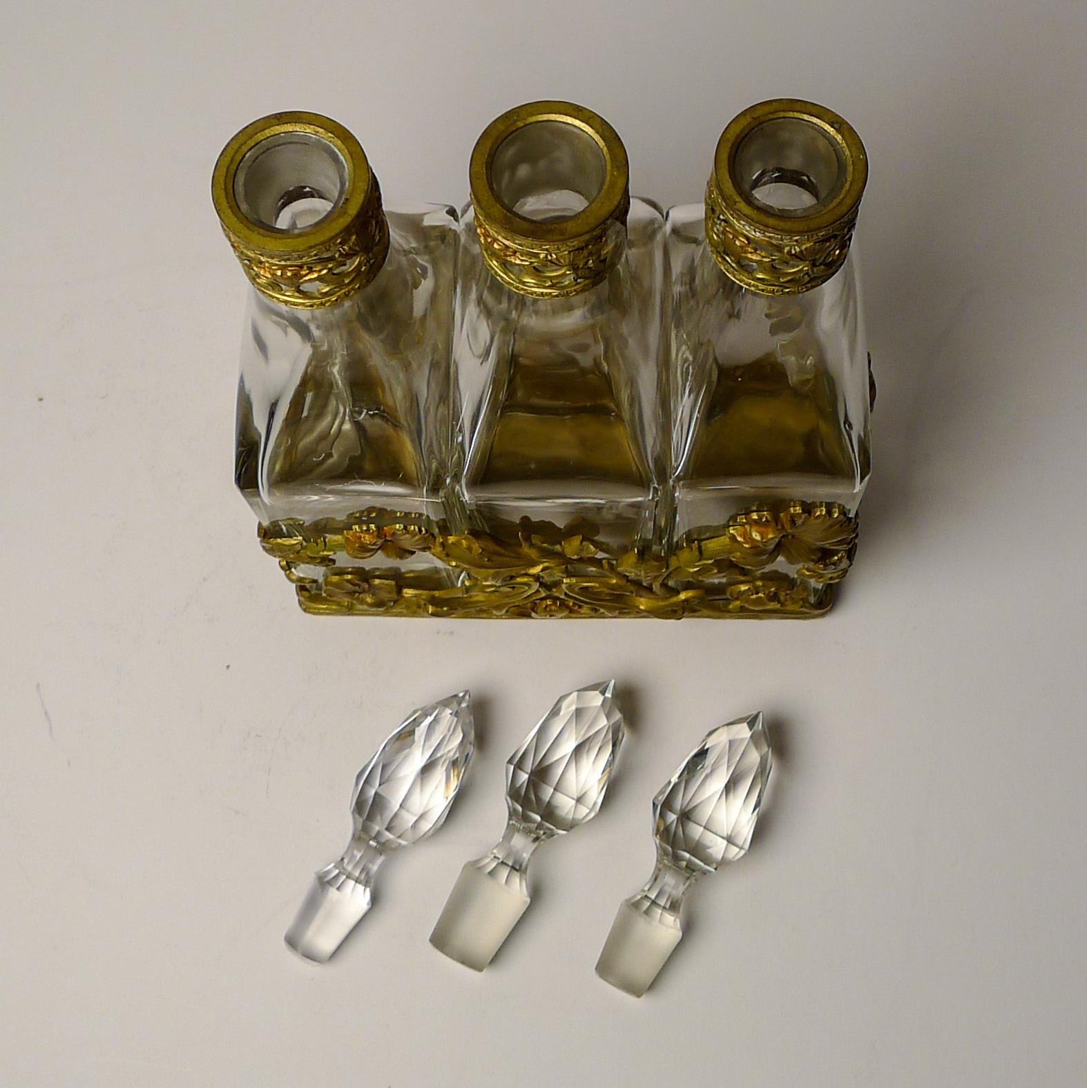 French Art Nouveau Liquor Decanter Set / Perfume Caddy c.1900 For Sale 11