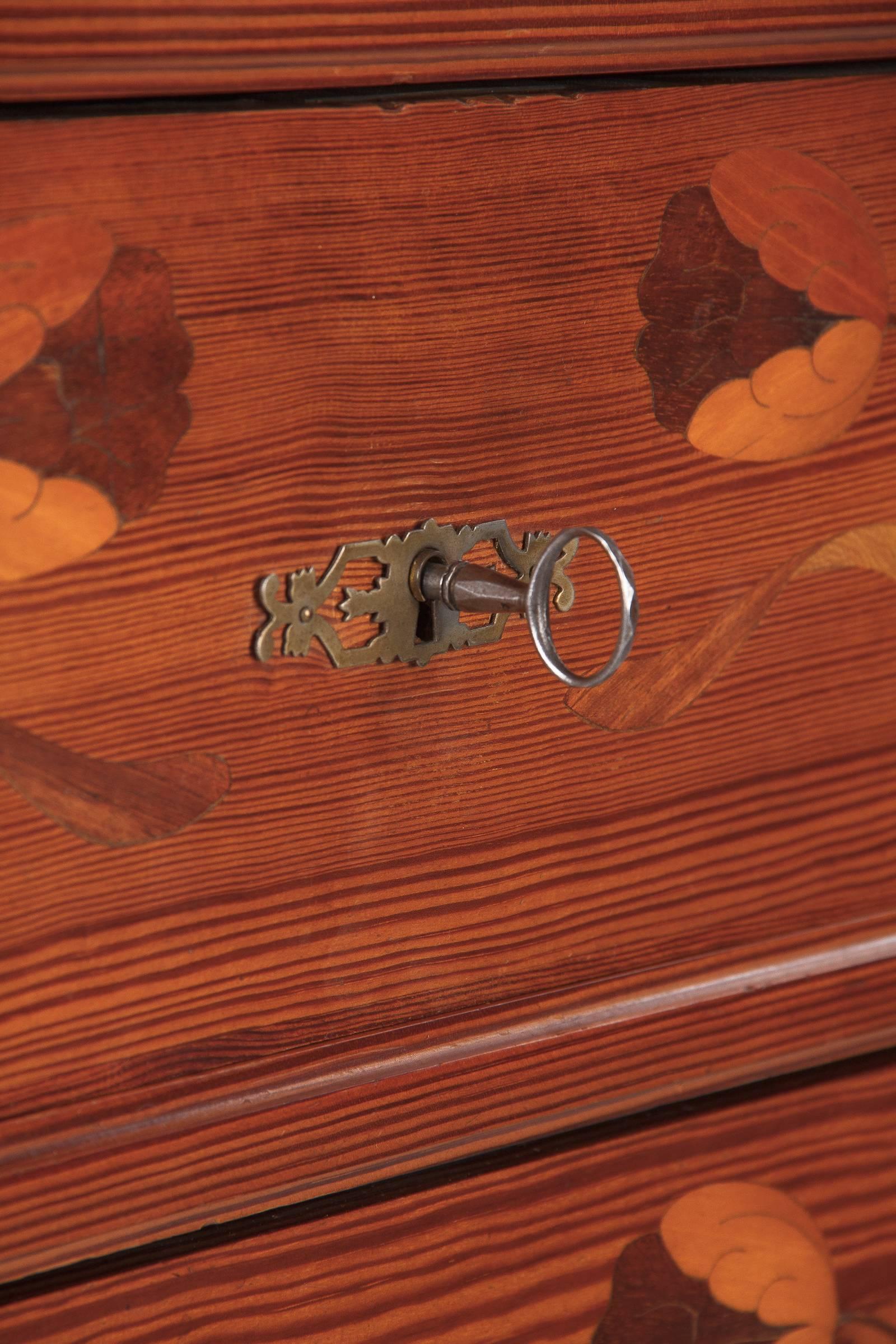 French Art Nouveau Longleaf Pine Chest of Drawers, 1900s 8