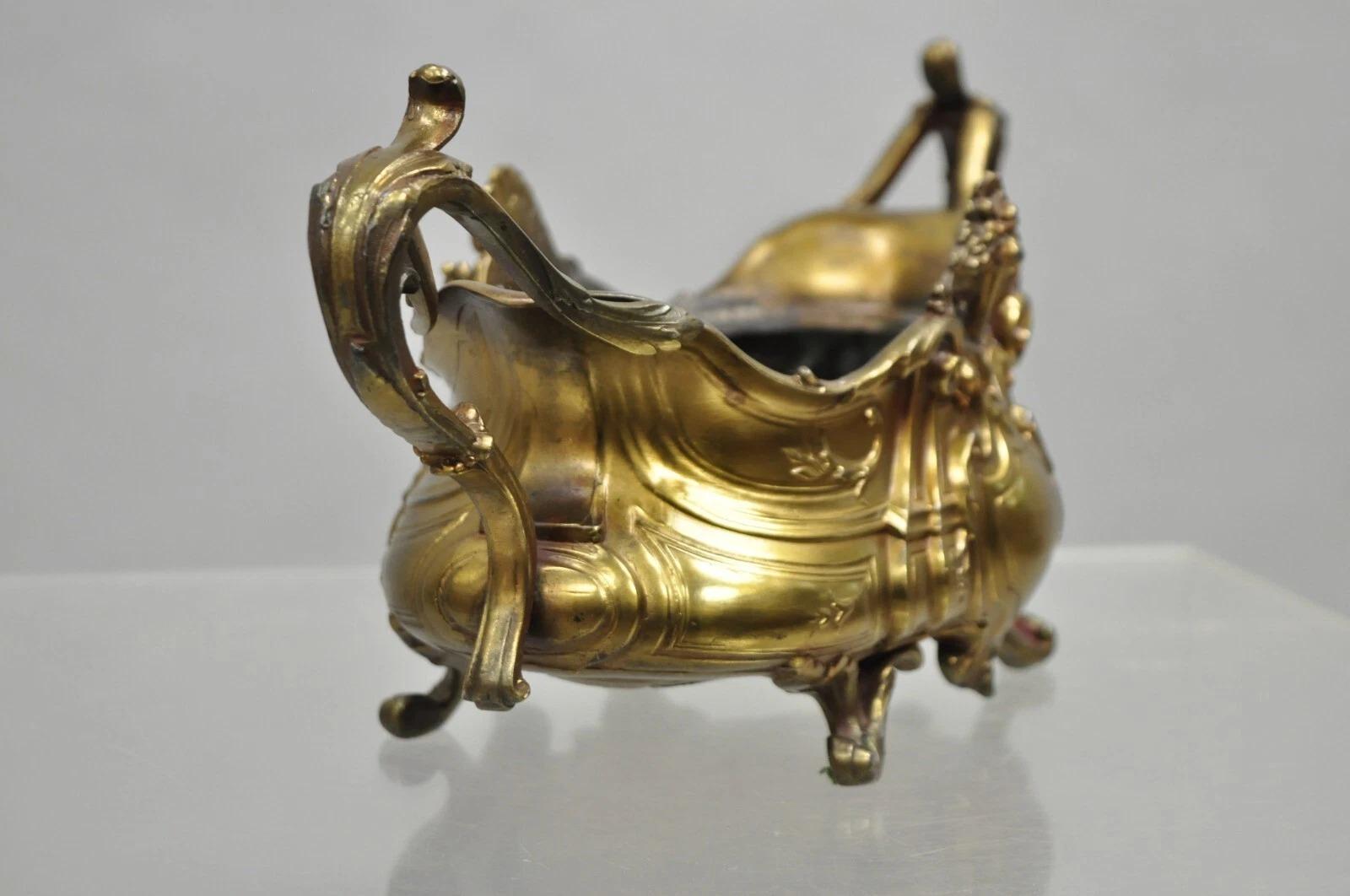 French Art Nouveau Louis XV Gold Spelter Metal Planter Jardiniere Centerpiece en vente 4