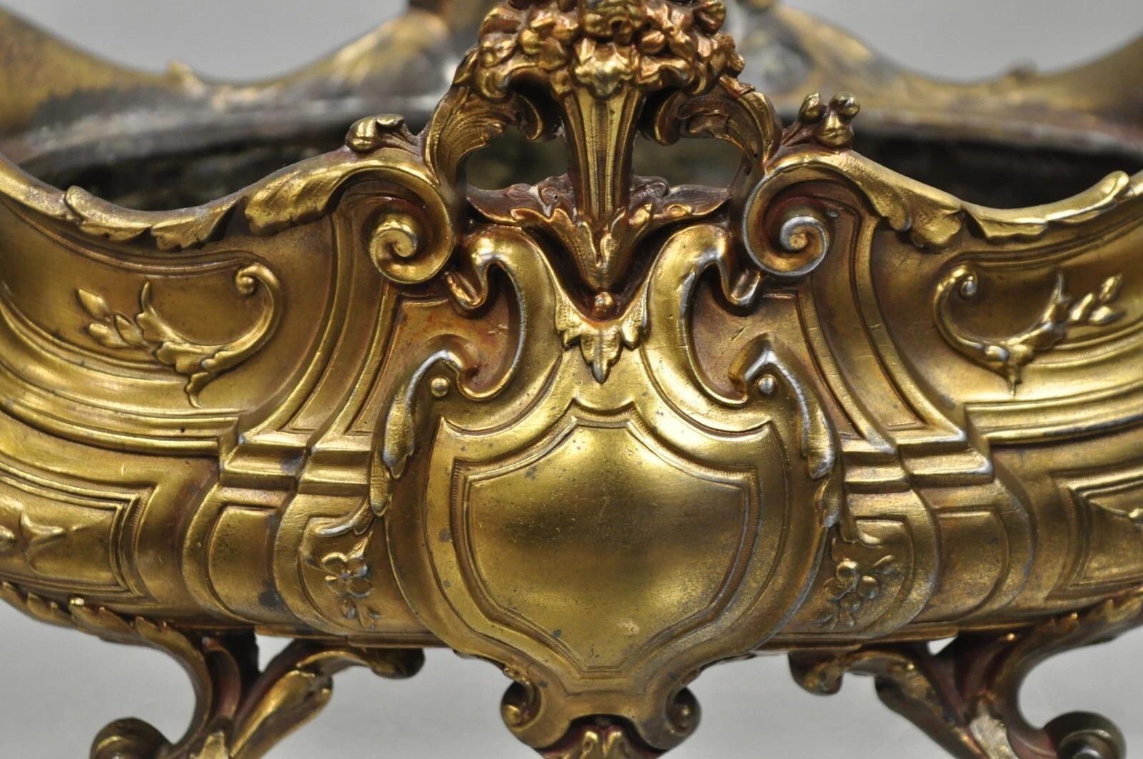 French Art Nouveau Louis XV Gold Spelter Metal Planter Jardiniere Centerpiece en vente 1