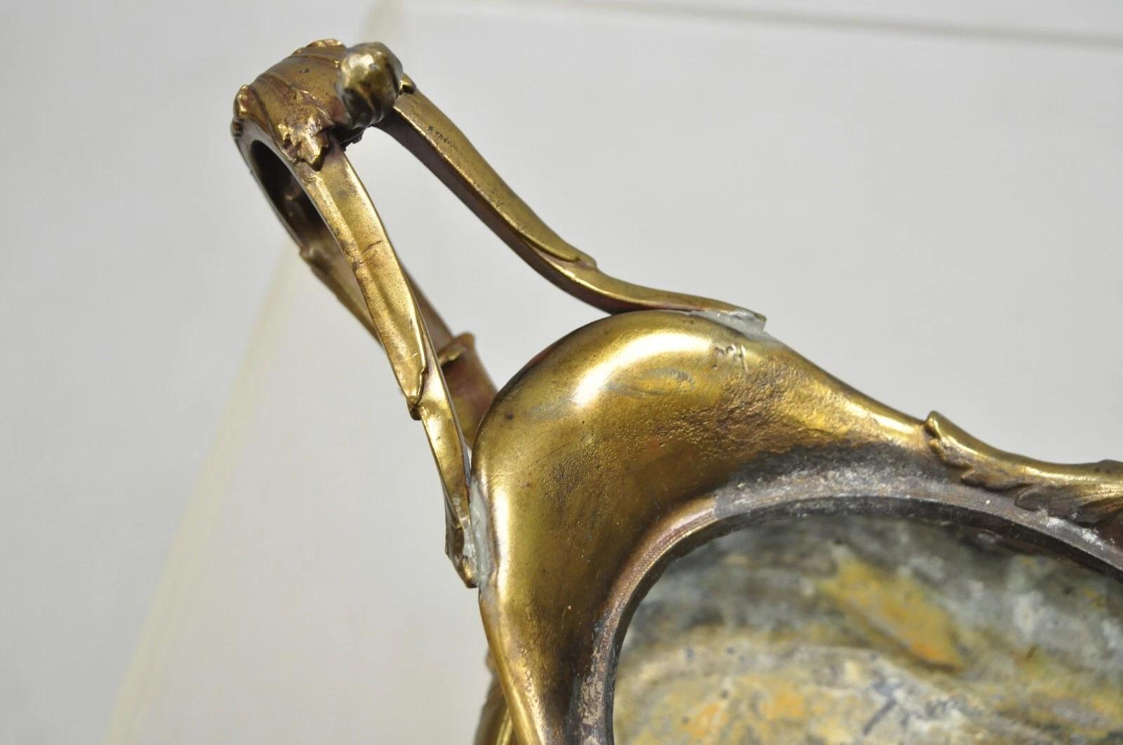 French Art Nouveau Louis XV Gold Spelter Metal Planter Jardiniere Centerpiece en vente 2