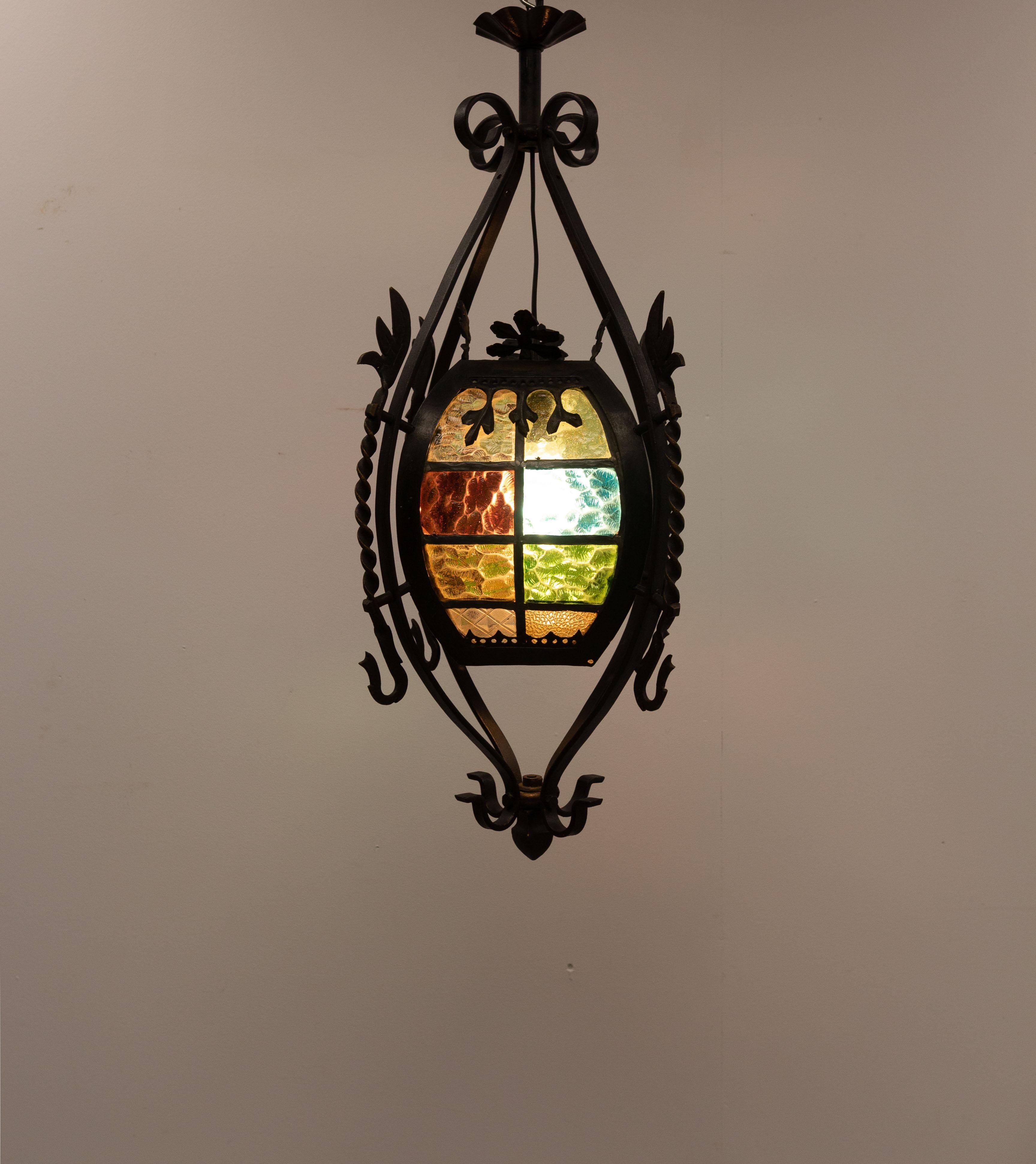 Lustre Art Glass Glass Colored Ceiling Pendant Chandelier, circa 1900 en vente 4