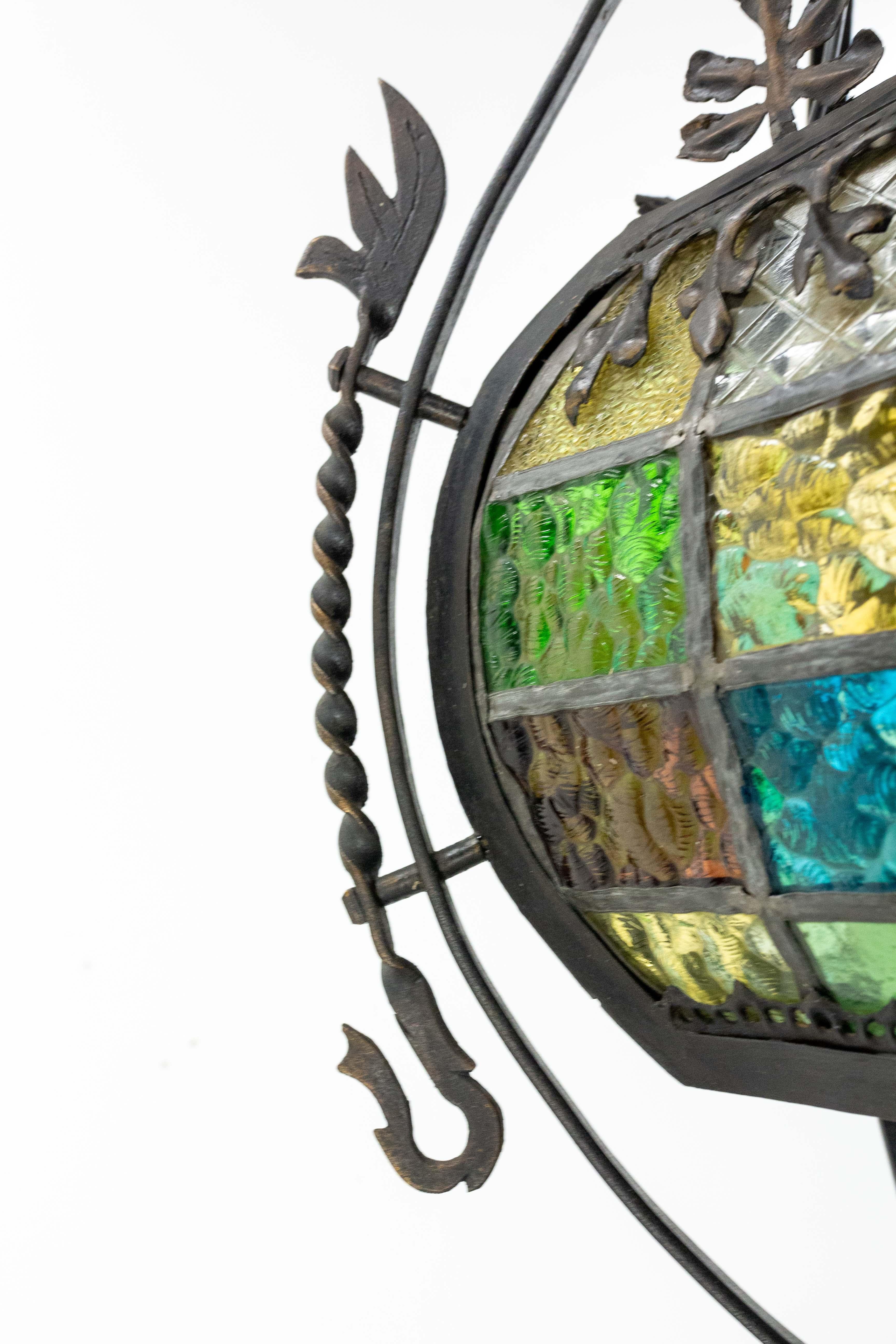 Début du 20ème siècle Lustre Art Glass Glass Colored Ceiling Pendant Chandelier, circa 1900 en vente