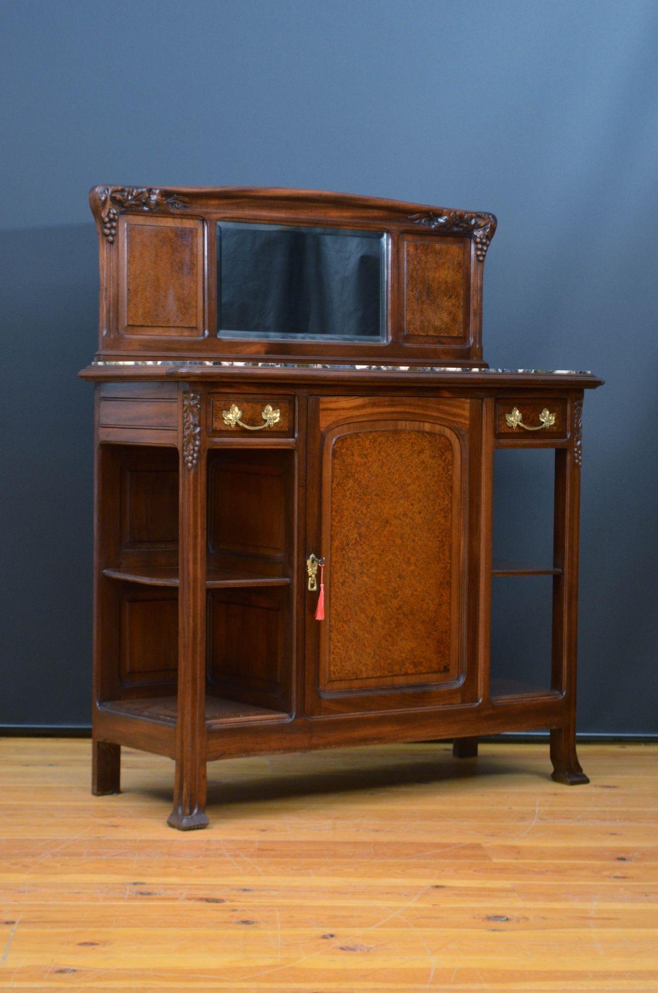 Francese Buffet / Credenza in mogano Art Nouveau francese in vendita