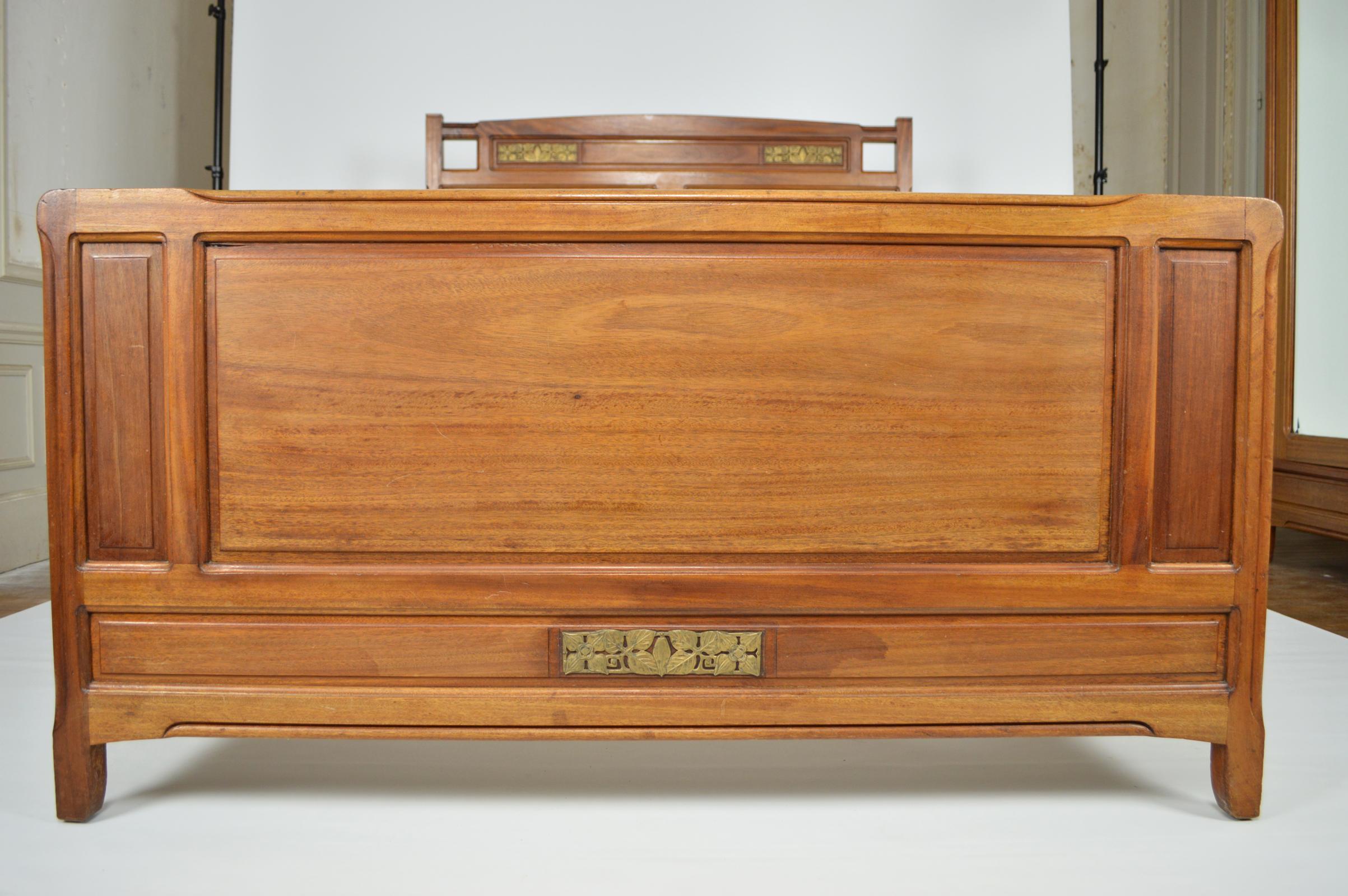 French Art Nouveau Mahogany Clematis Bedroom Set by Mathieu Gallerey, circa 1920 For Sale 9