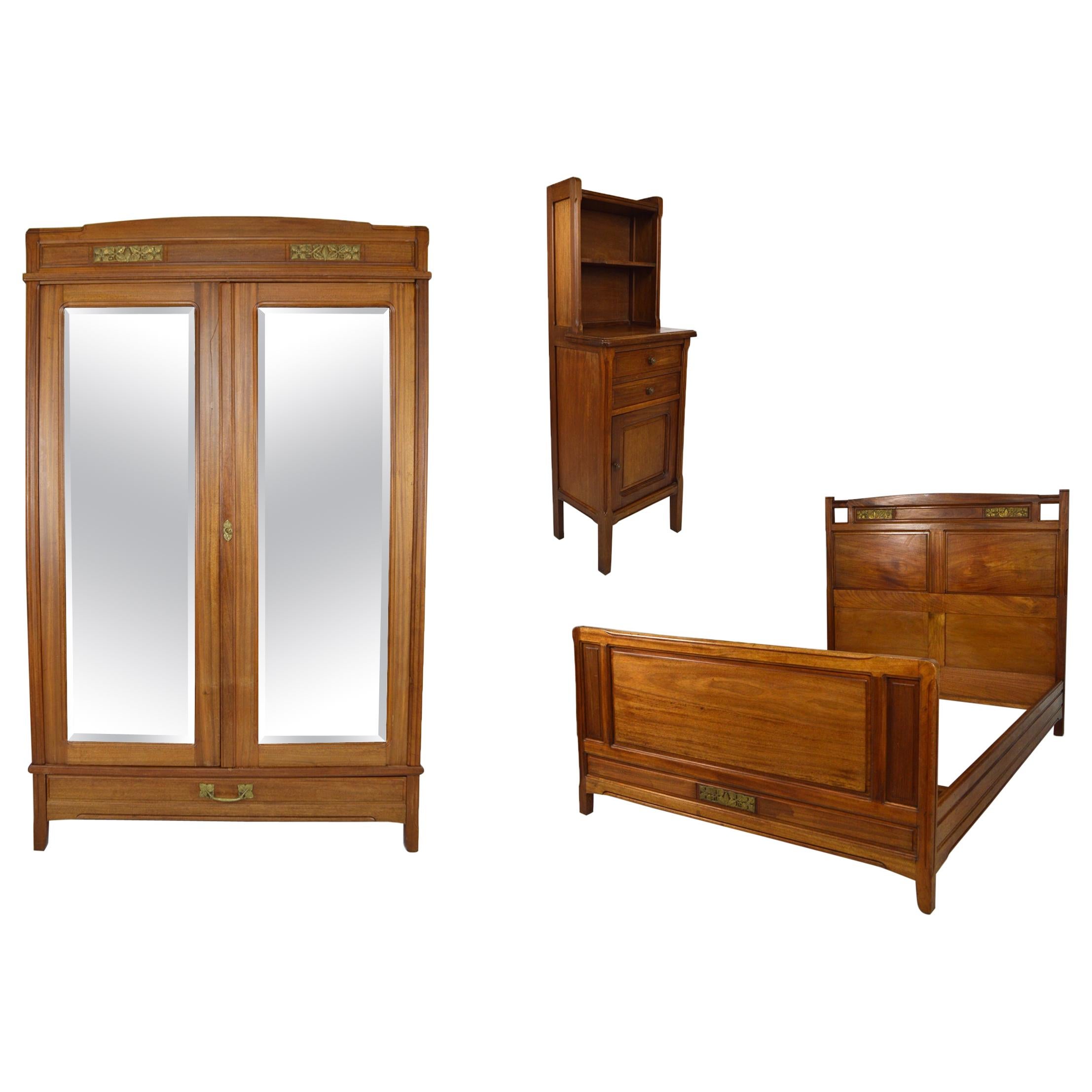 French Art Nouveau Mahogany Clematis Bedroom Set by Mathieu Gallerey, circa 1920 For Sale