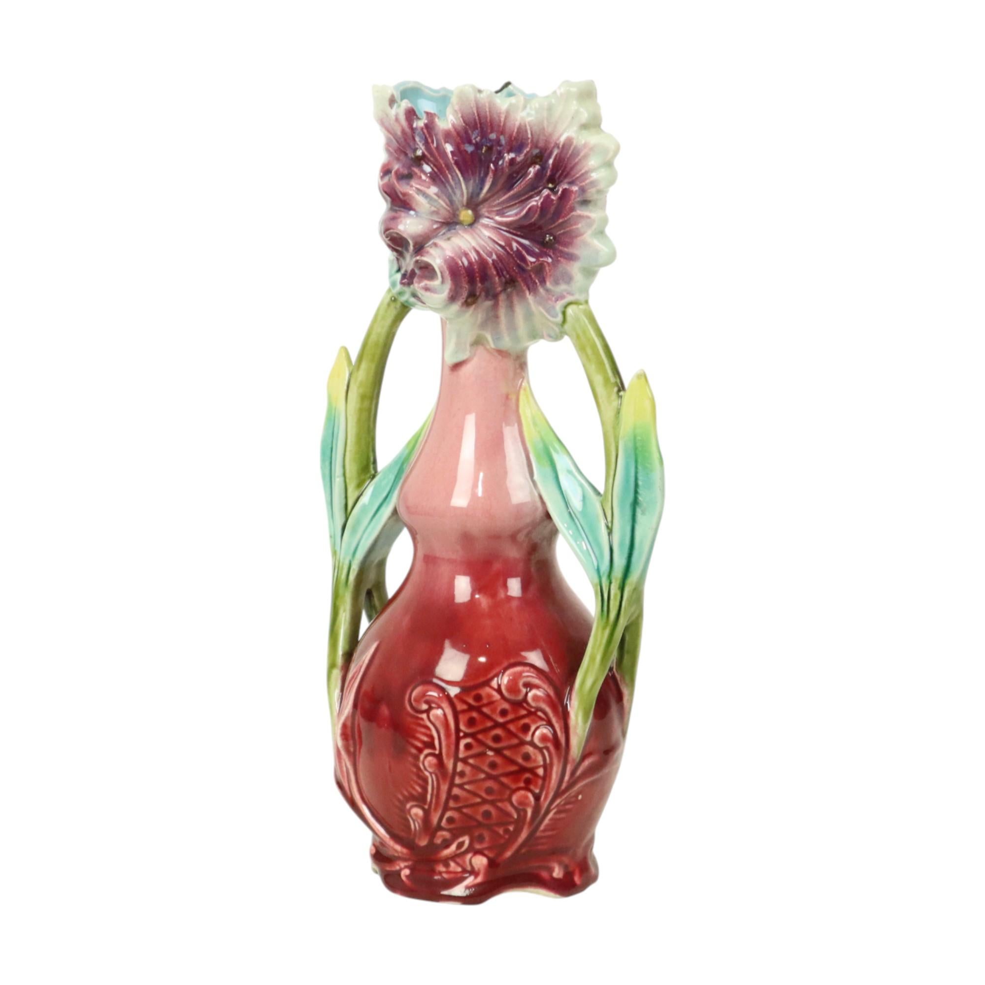 Vaso in maiolica francese Art Nouveau Fiori 30cm In condizioni buone in vendita a Poperinge, BE