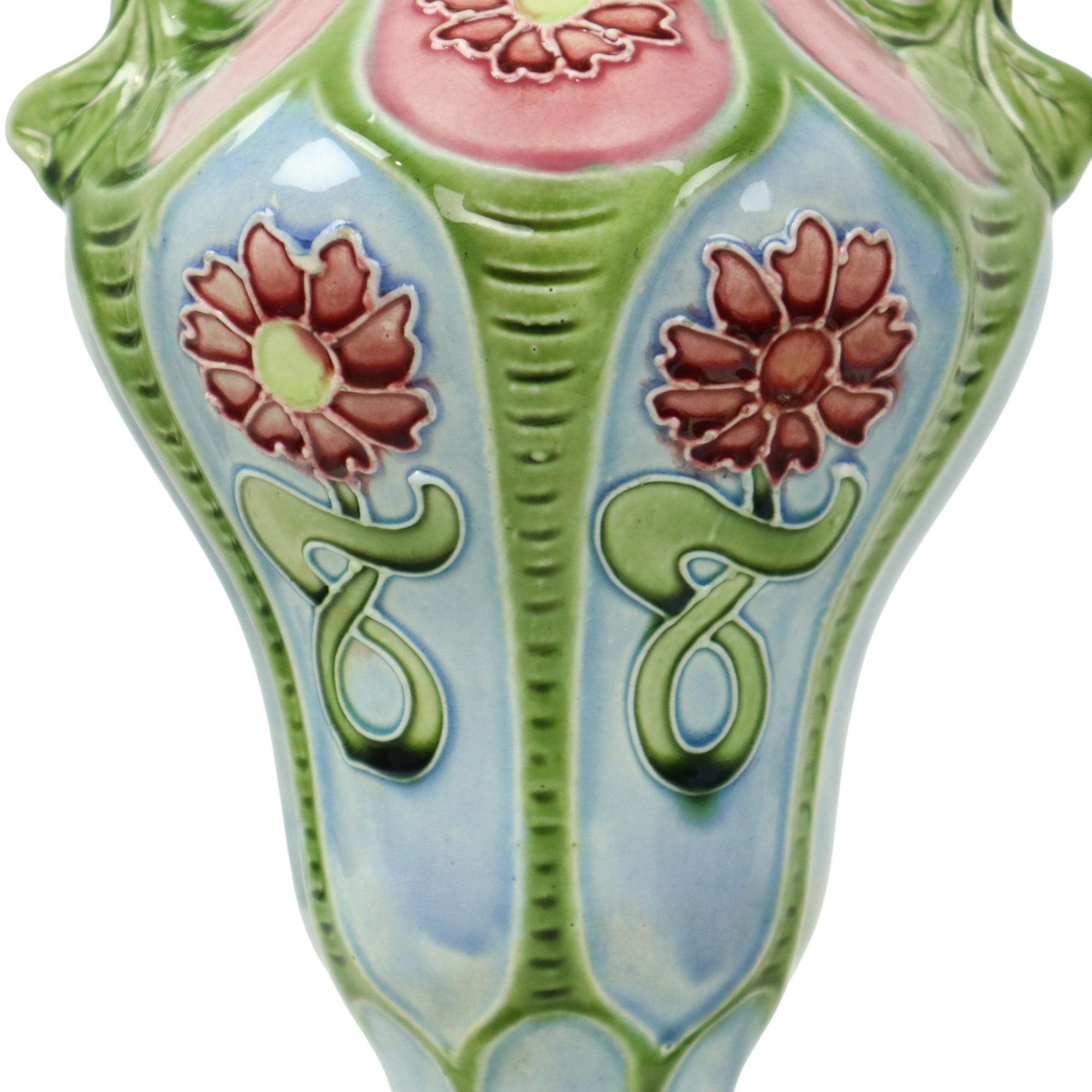 Vasi in maiolica Art Nouveau francese del 1900 ca. in vendita 11