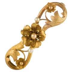 French Art Nouveau Natural Pearl 18 Karat Yellow Satin Gold Brooch