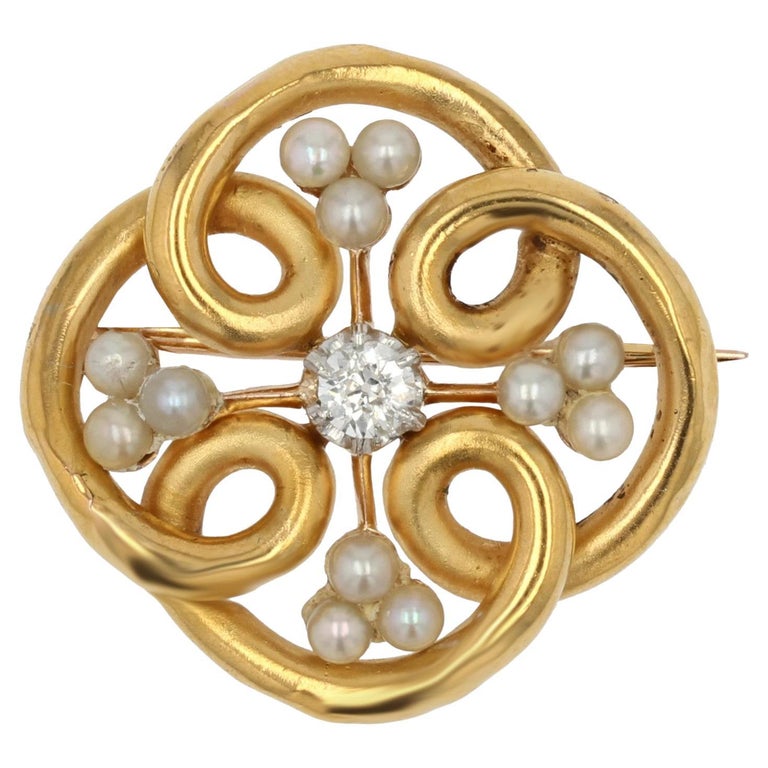French Art Nouveau Natural Pearls Diamonds 18 Karat Yellow Gold Brooch For Sale