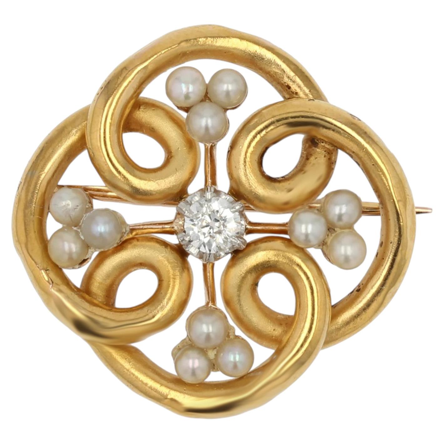 French Art Nouveau Natural Pearls Diamonds 18 Karat Yellow Gold Brooch