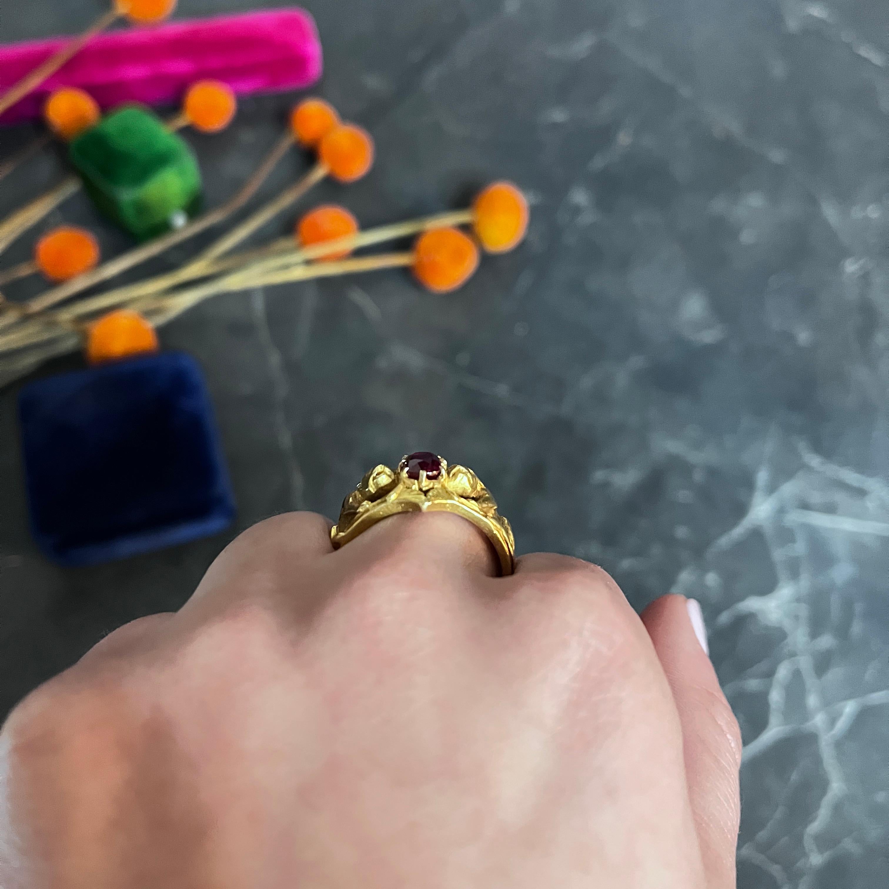 Französischer Jugendstil No Heat Burma Rubin 18 Karat Gold Jaguar Band Ring AGL 11