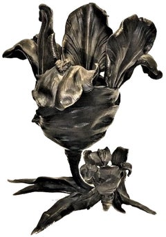 French Art Nouveau Patinated Bronze Sculptural Iris Vase, ca. 1900