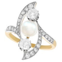 Anillo de cóctel Art Nouveau francés de oro y platino con perlas y diamantes de 1,14 quilates