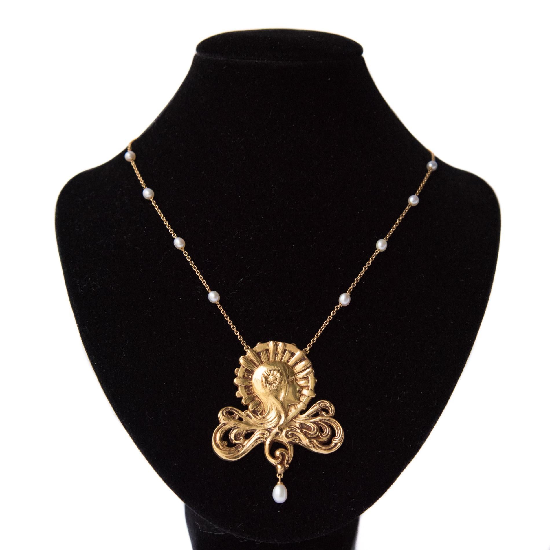 Round Cut French Art Nouveau Pearl Gold Necklace Featuring a Woman’s Head For Sale
