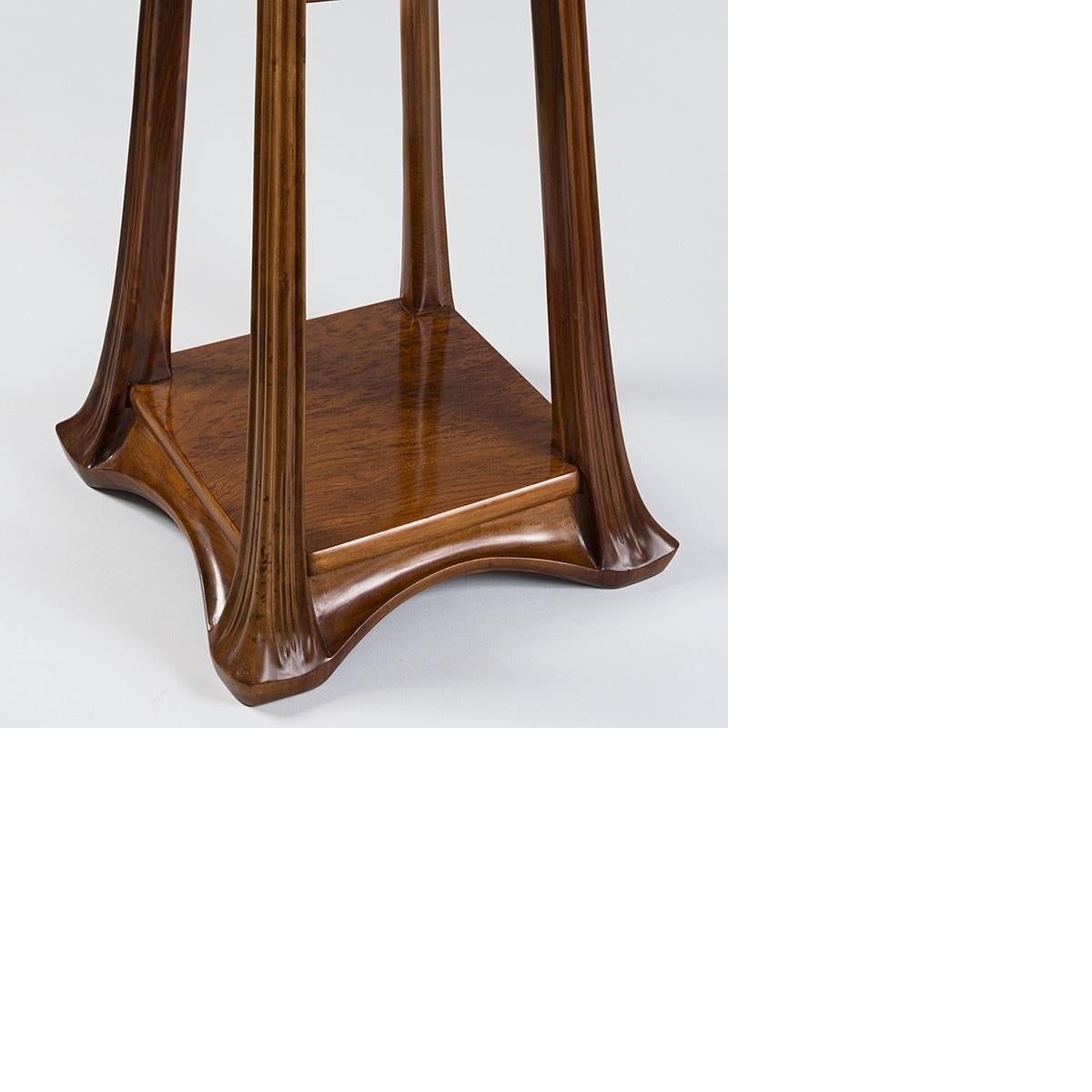 French Art Nouveau Pedestal by Louis Majorelle In Excellent Condition In New York, NY