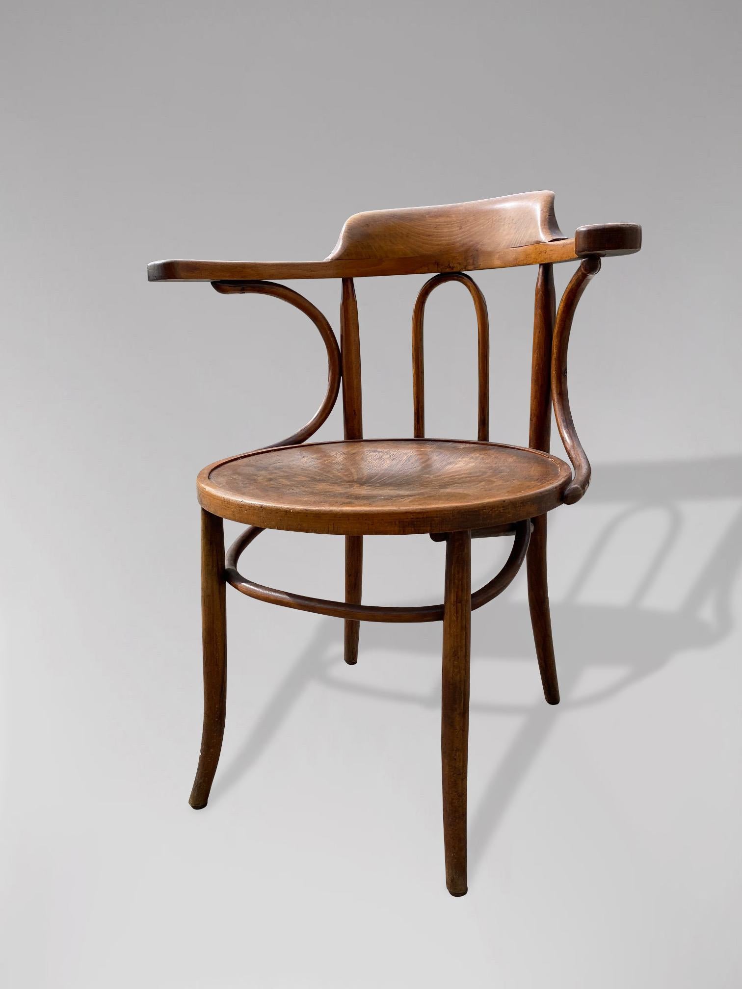 French Art Nouveau Period Bentwood Armchair by Thonet In Good Condition For Sale In Petworth,West Sussex, GB